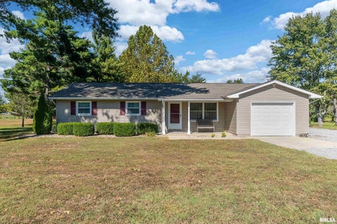 Homes For Sale - 7009 Cherry Valley Road<br/> Marion, IL 62959