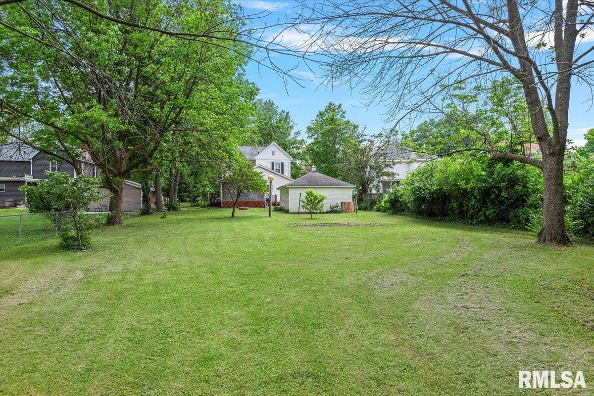 718 W Douglas Avenue, Jacksonville, Illinois image 31