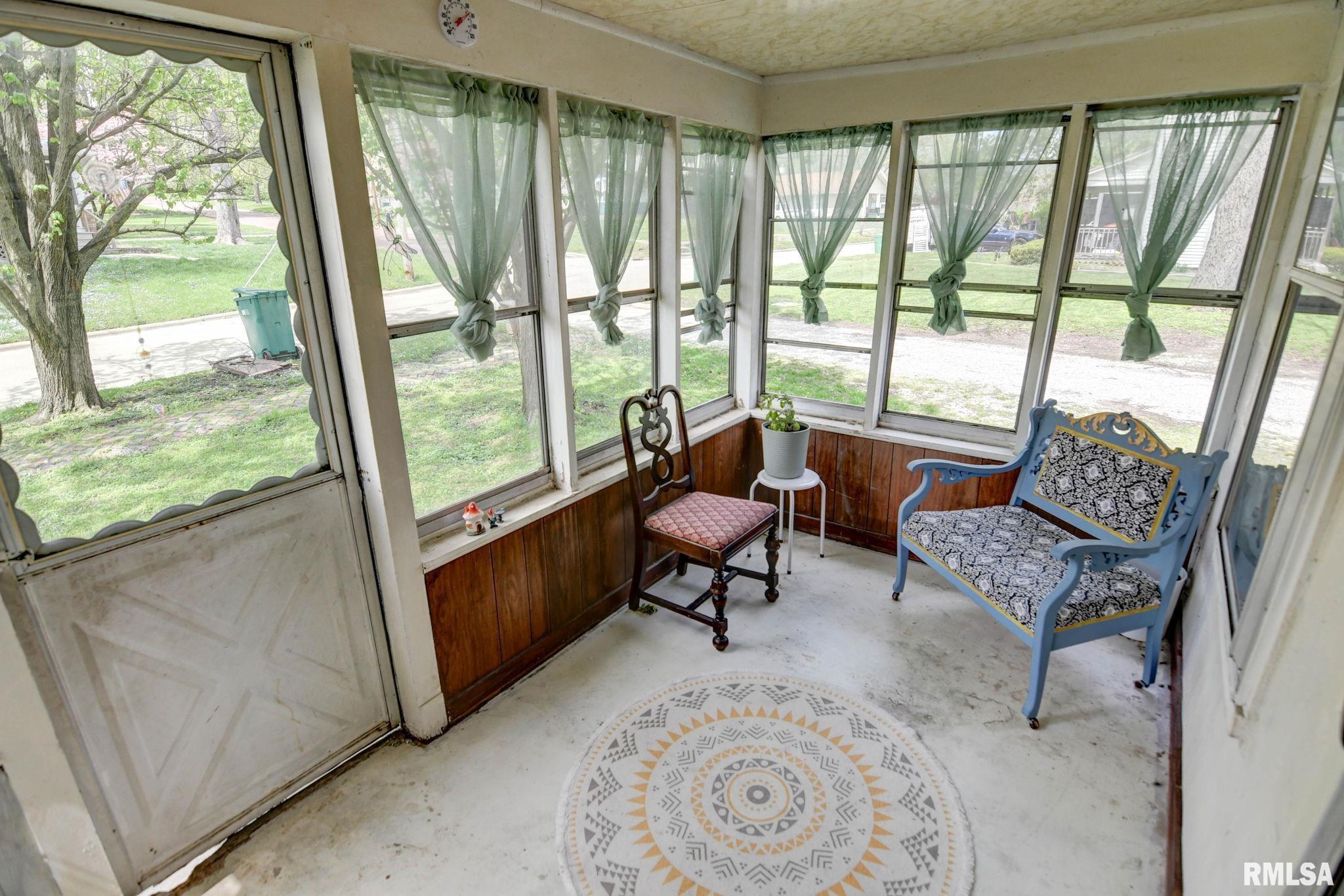 218 1/2 S Hickory Street, Pana, Illinois image 15