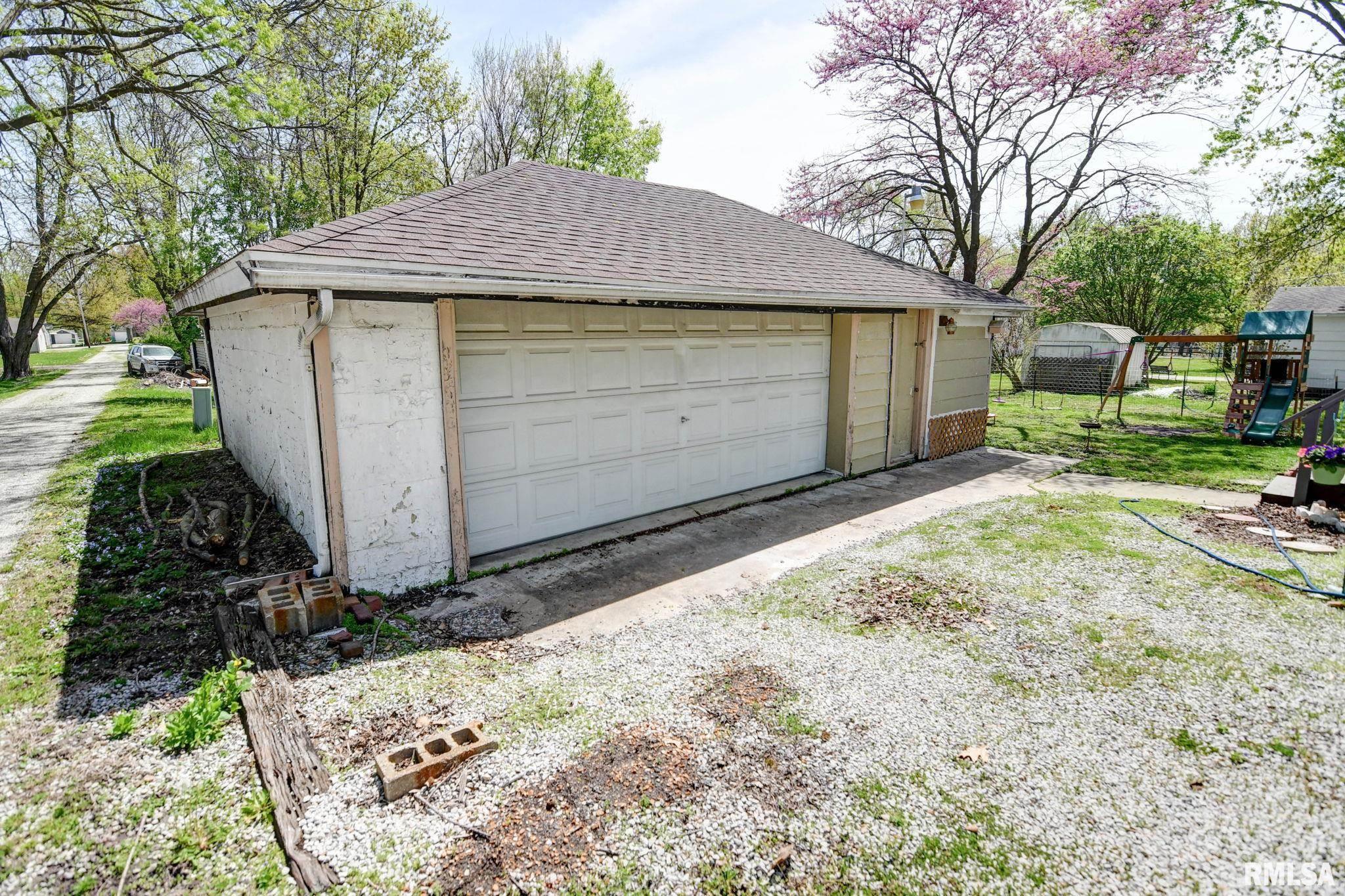 218 1/2 S Hickory Street, Pana, Illinois image 23