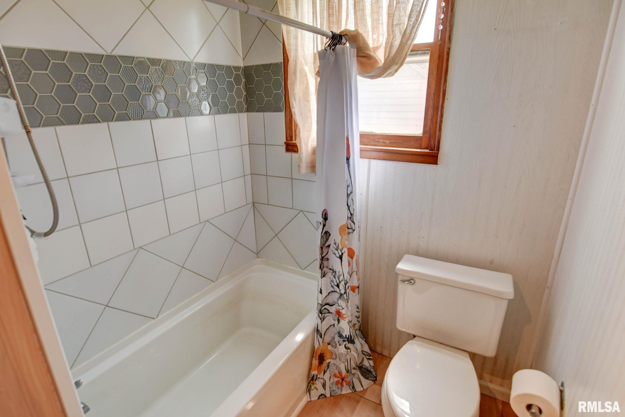 218 1/2 S Hickory Street, Pana, Illinois image 14