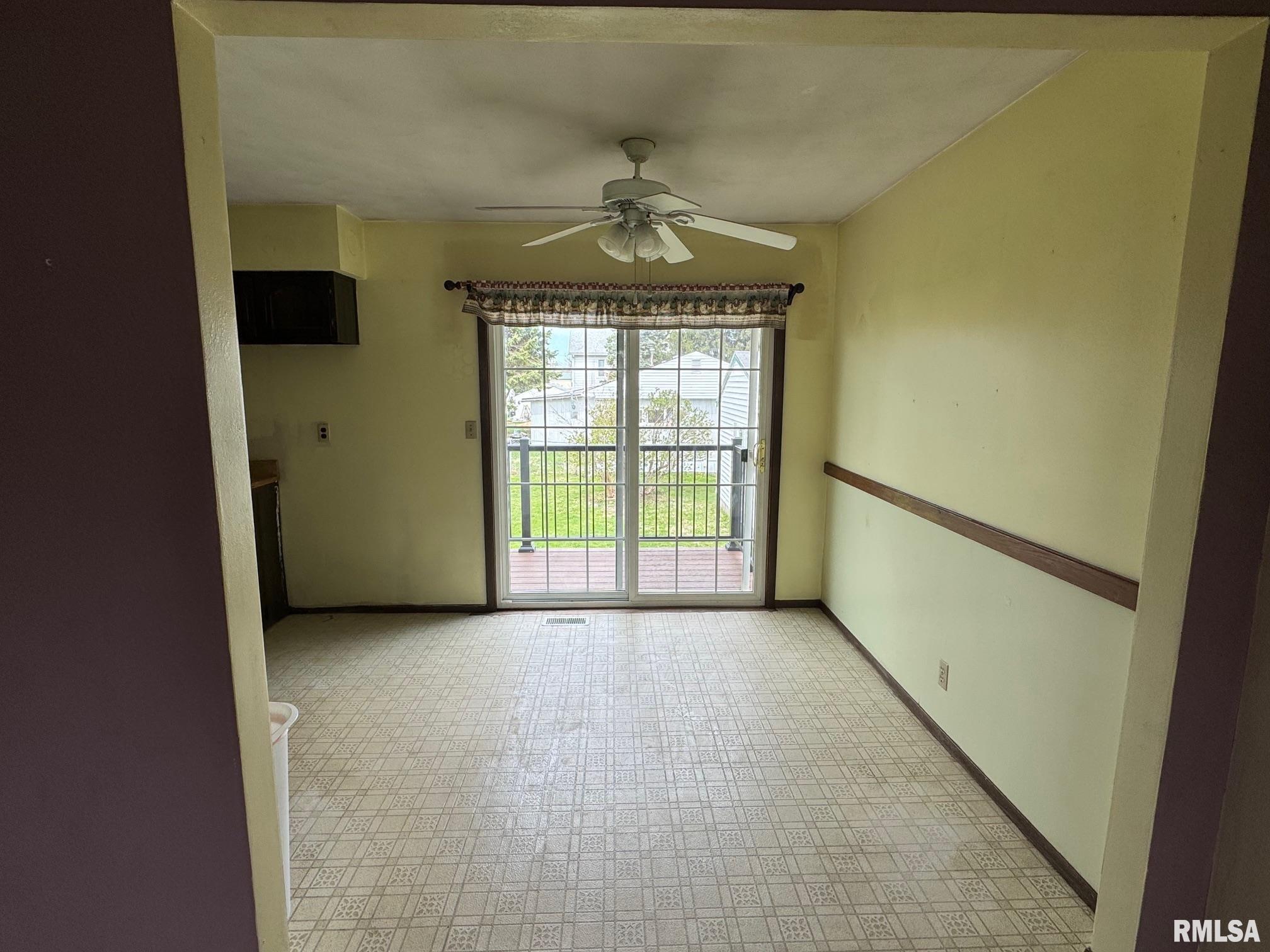 100 Garfield Street, Deer Creek, Illinois image 3