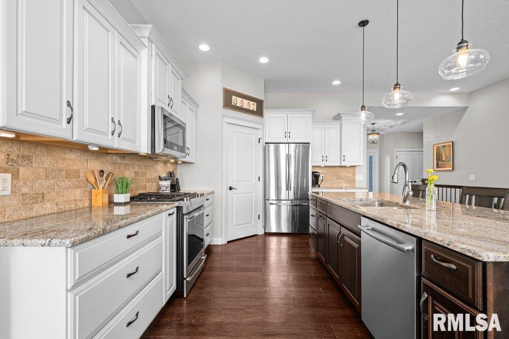 4877 Mason Run, Bettendorf, Iowa image 15