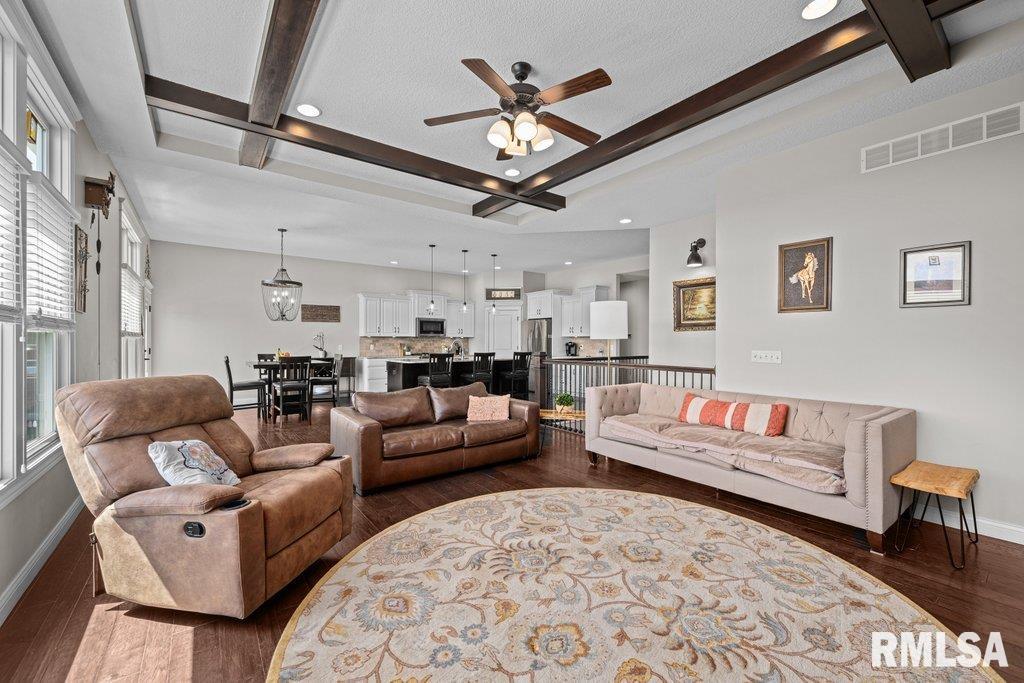 4877 Mason Run, Bettendorf, Iowa image 8
