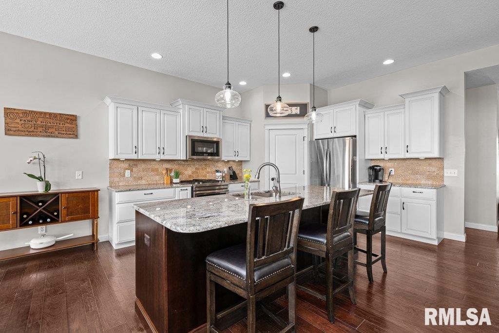 4877 Mason Run, Bettendorf, Iowa image 11