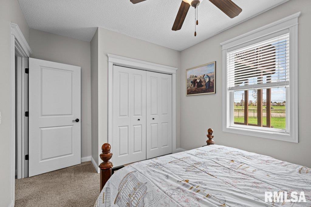 4877 Mason Run, Bettendorf, Iowa image 43