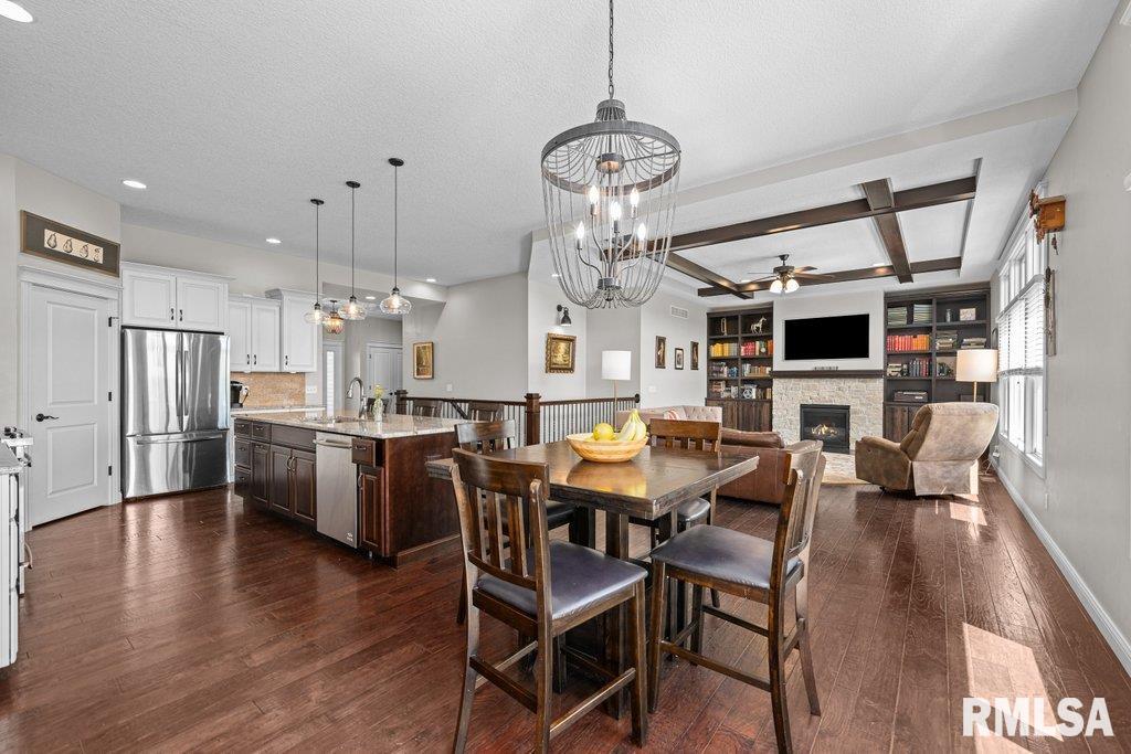 4877 Mason Run, Bettendorf, Iowa image 10