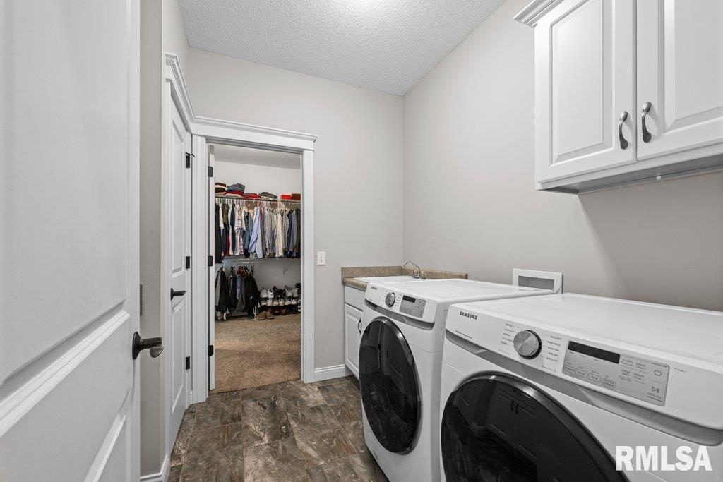 4877 Mason Run, Bettendorf, Iowa image 32