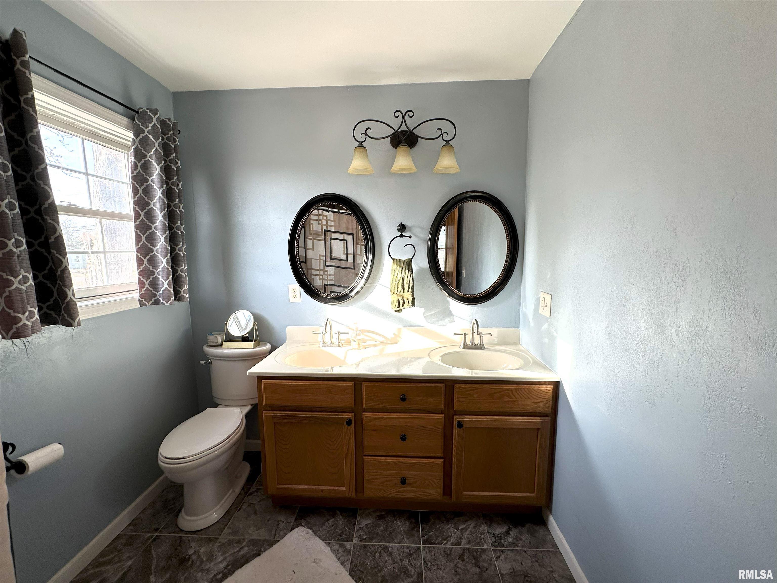 326 Lilac Lane, East Peoria, Illinois image 14