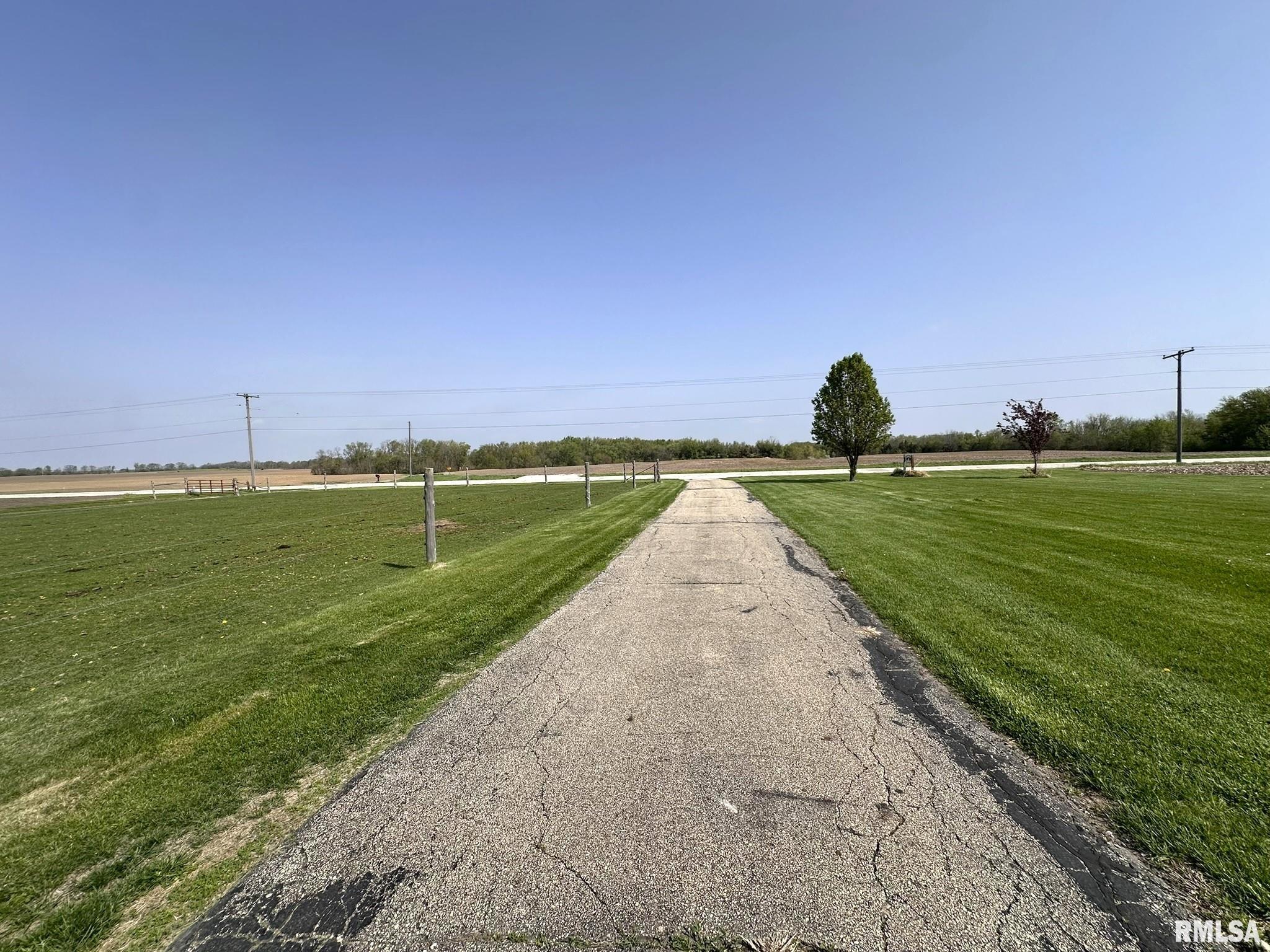 11011 E Il-116 Highway, London Mills, Illinois image 9