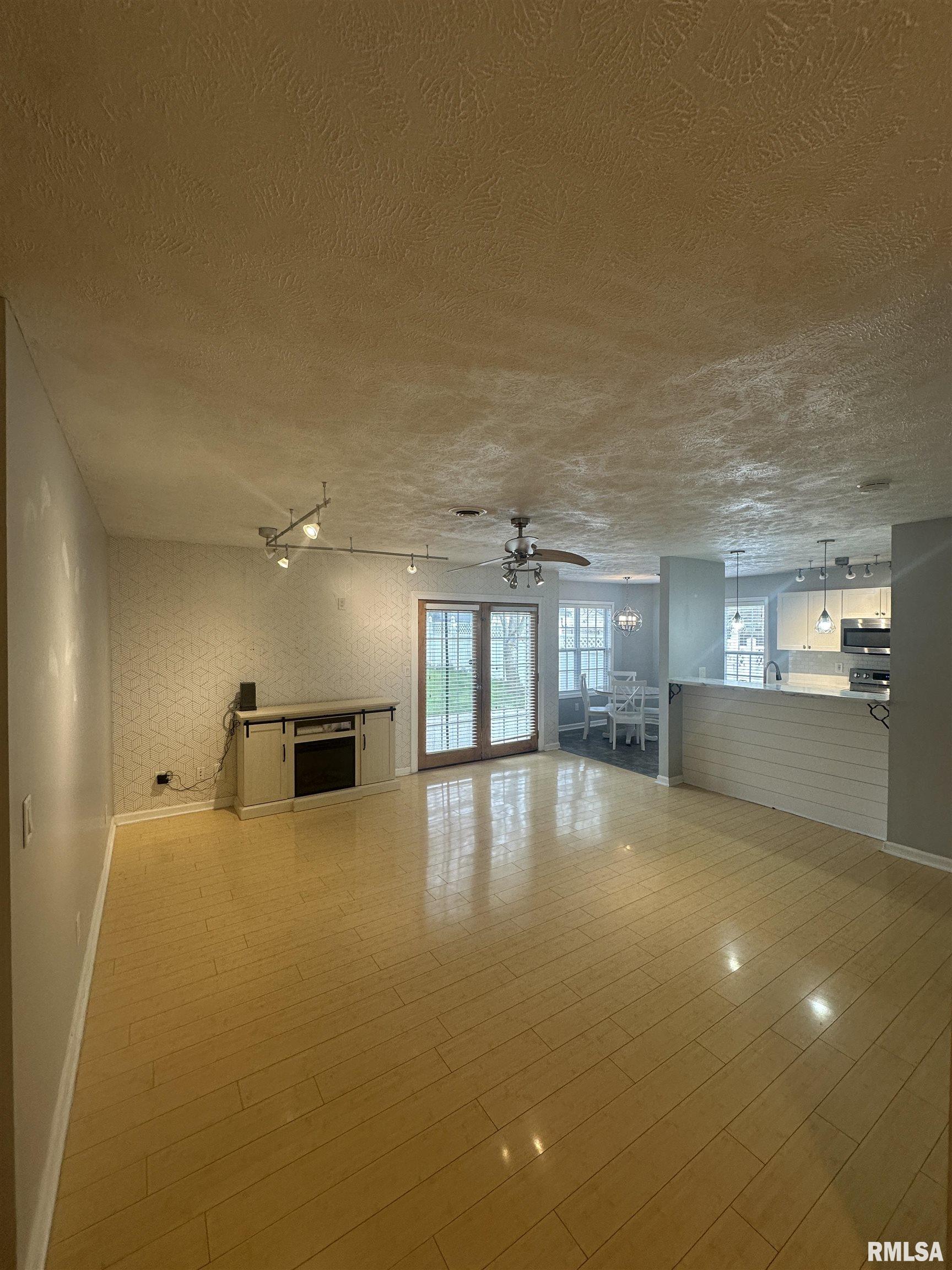 1000 N Almond Street, Carbondale, Illinois image 2