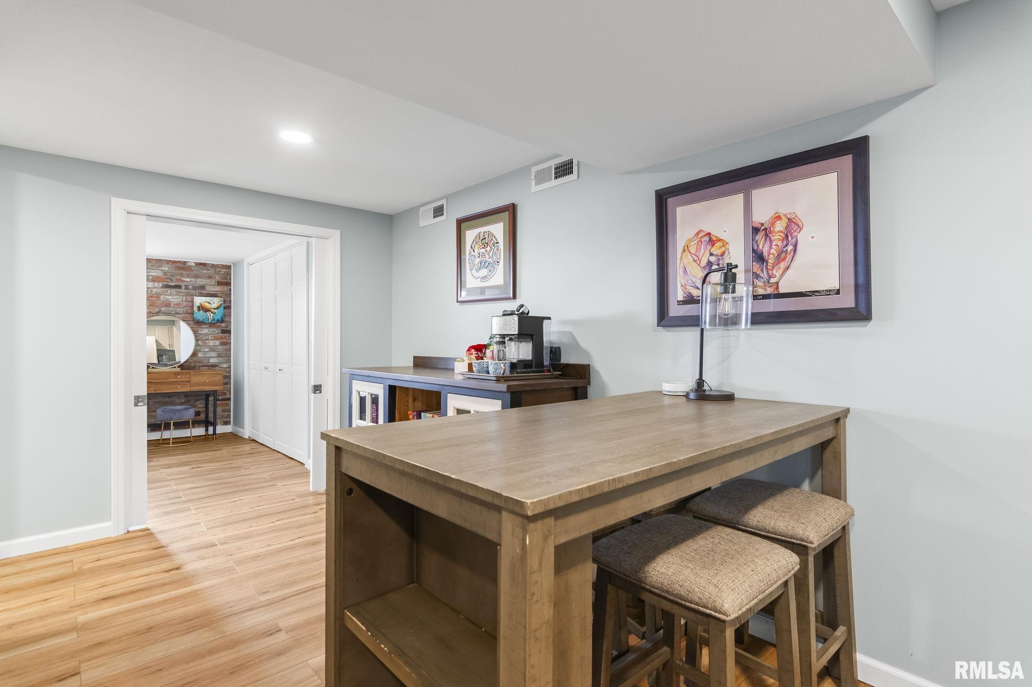 64 N Shore Drive, Petersburg, Illinois image 31