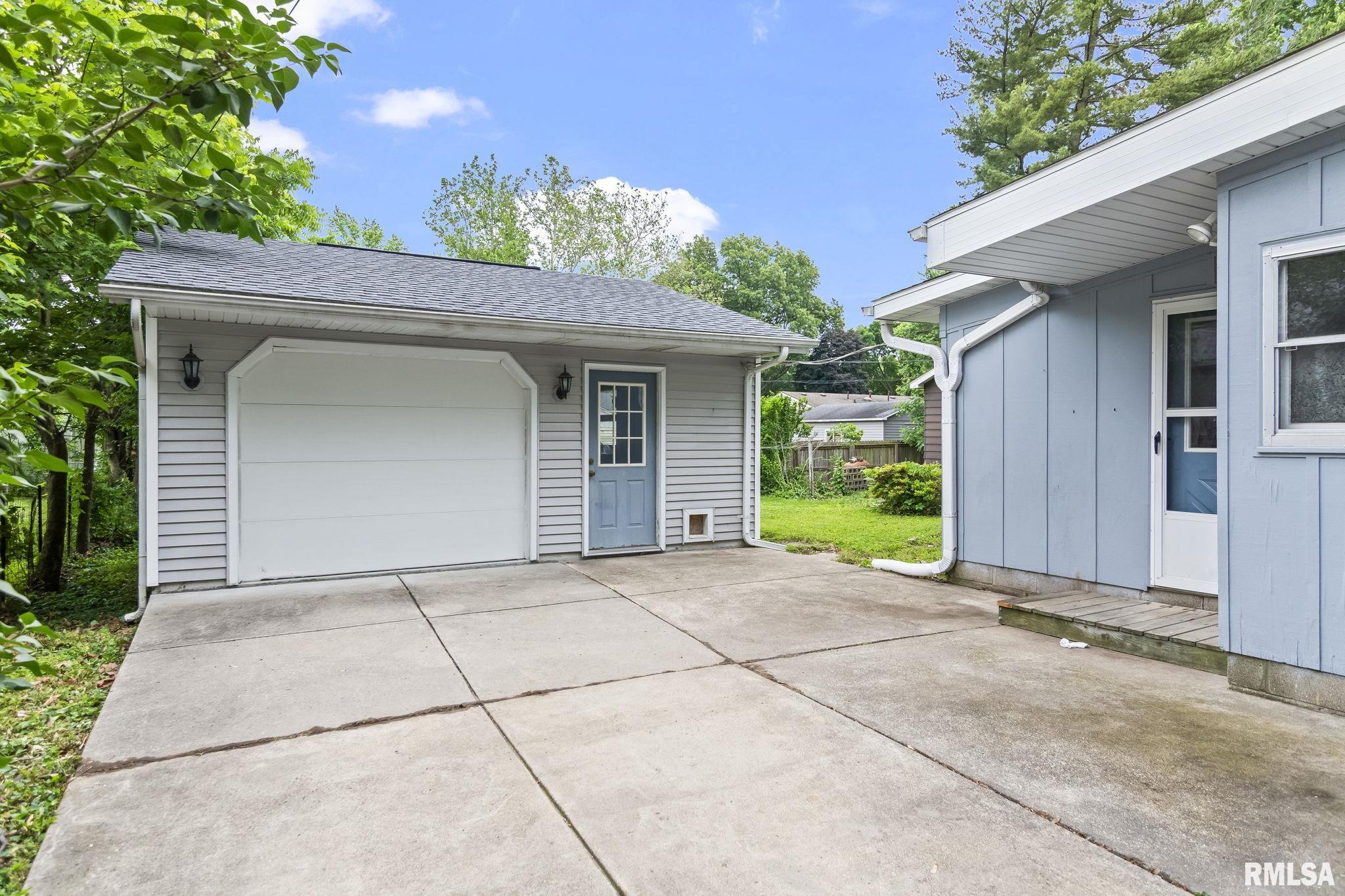 204 S 3rd Street, Riverton, Illinois image 29