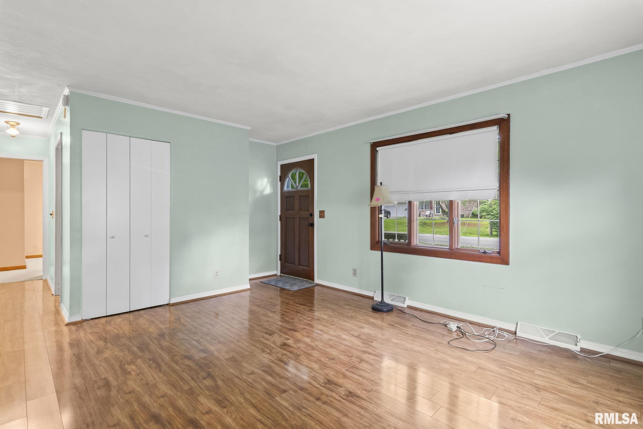 204 S 3rd Street, Riverton, Illinois image 15