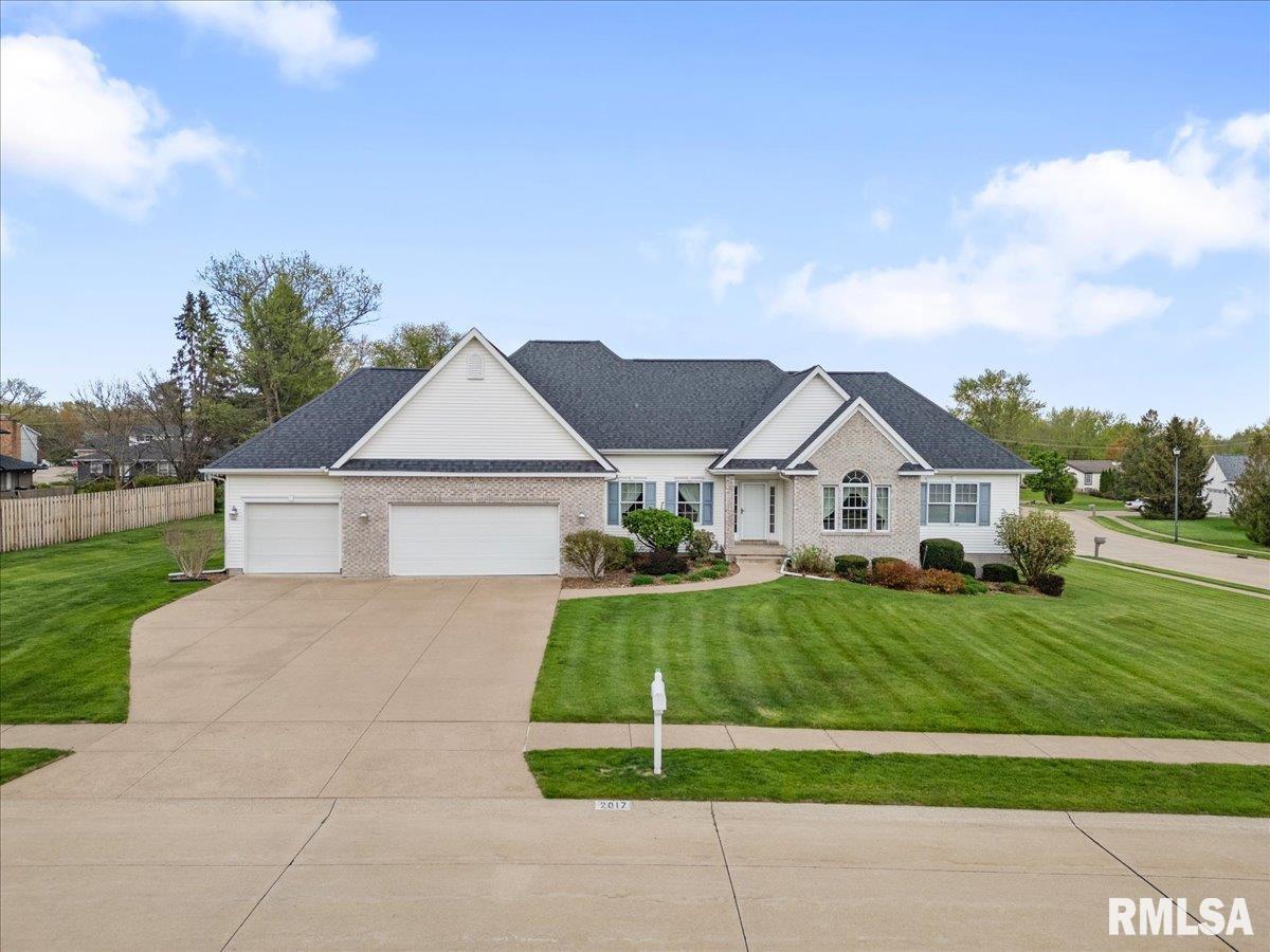 2017 E 47th Street, Davenport, Iowa image 1