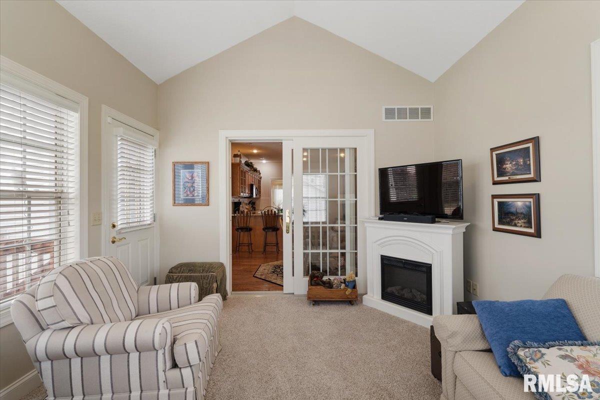 2017 E 47th Street, Davenport, Iowa image 23