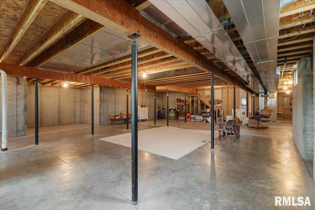 2017 E 47th Street, Davenport, Iowa image 36