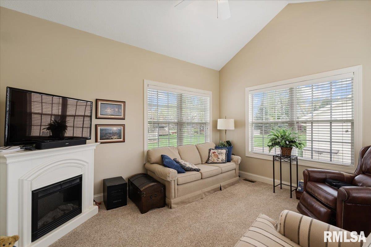 2017 E 47th Street, Davenport, Iowa image 24