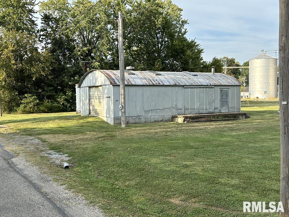 705 West Street, Flora, Illinois image 6