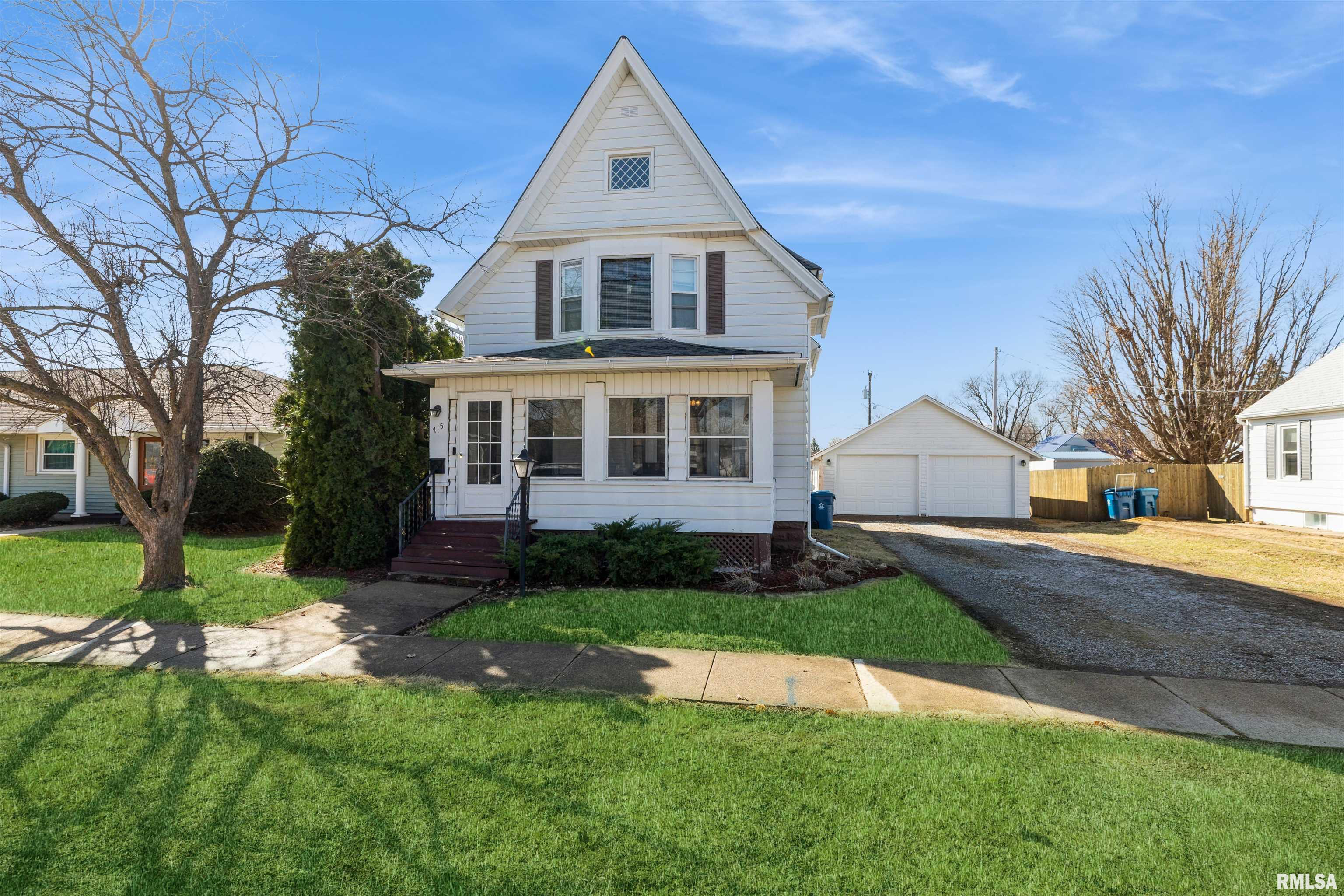 715 5th Street, De Witt, Iowa image 1