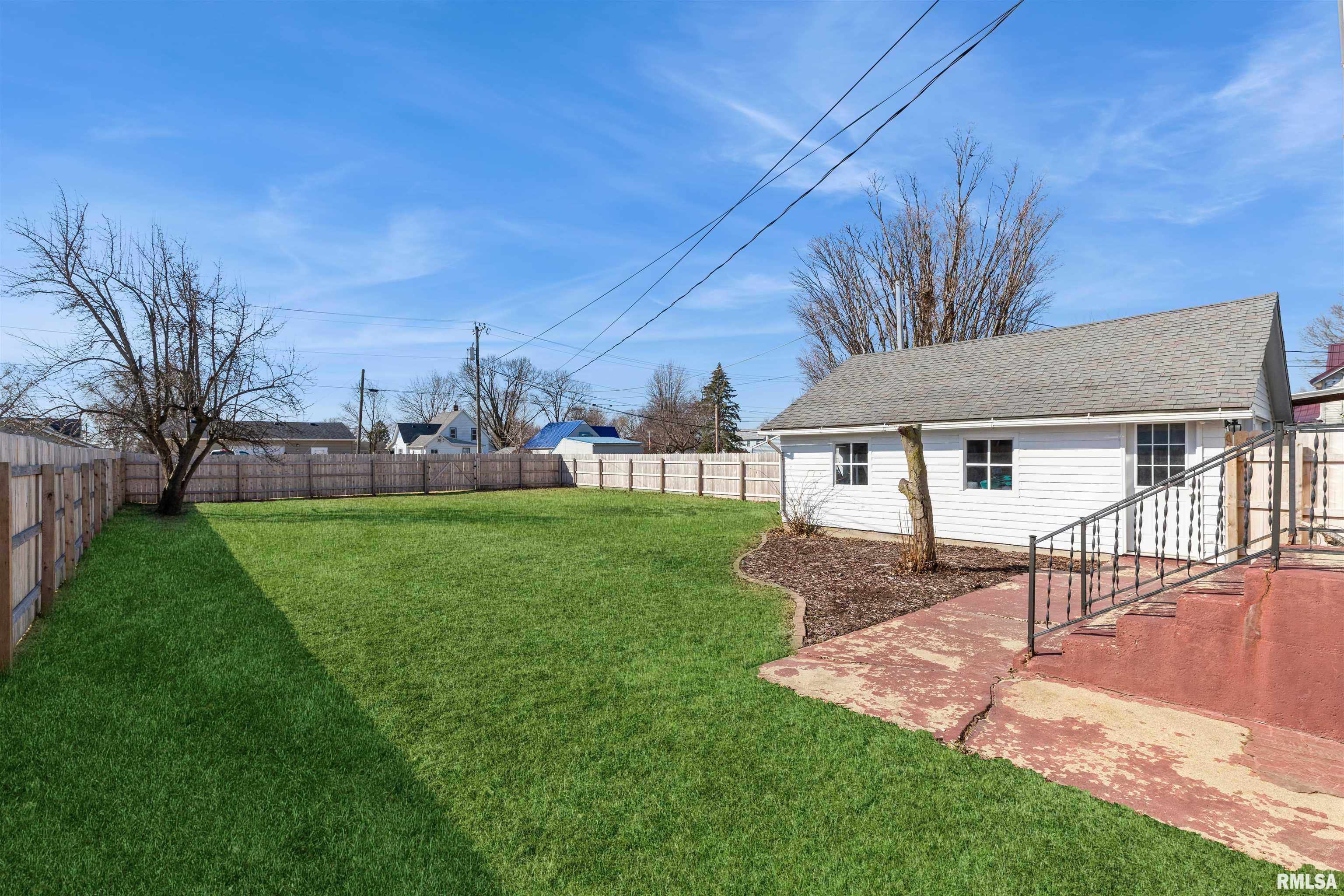 715 5th Street, De Witt, Iowa image 4