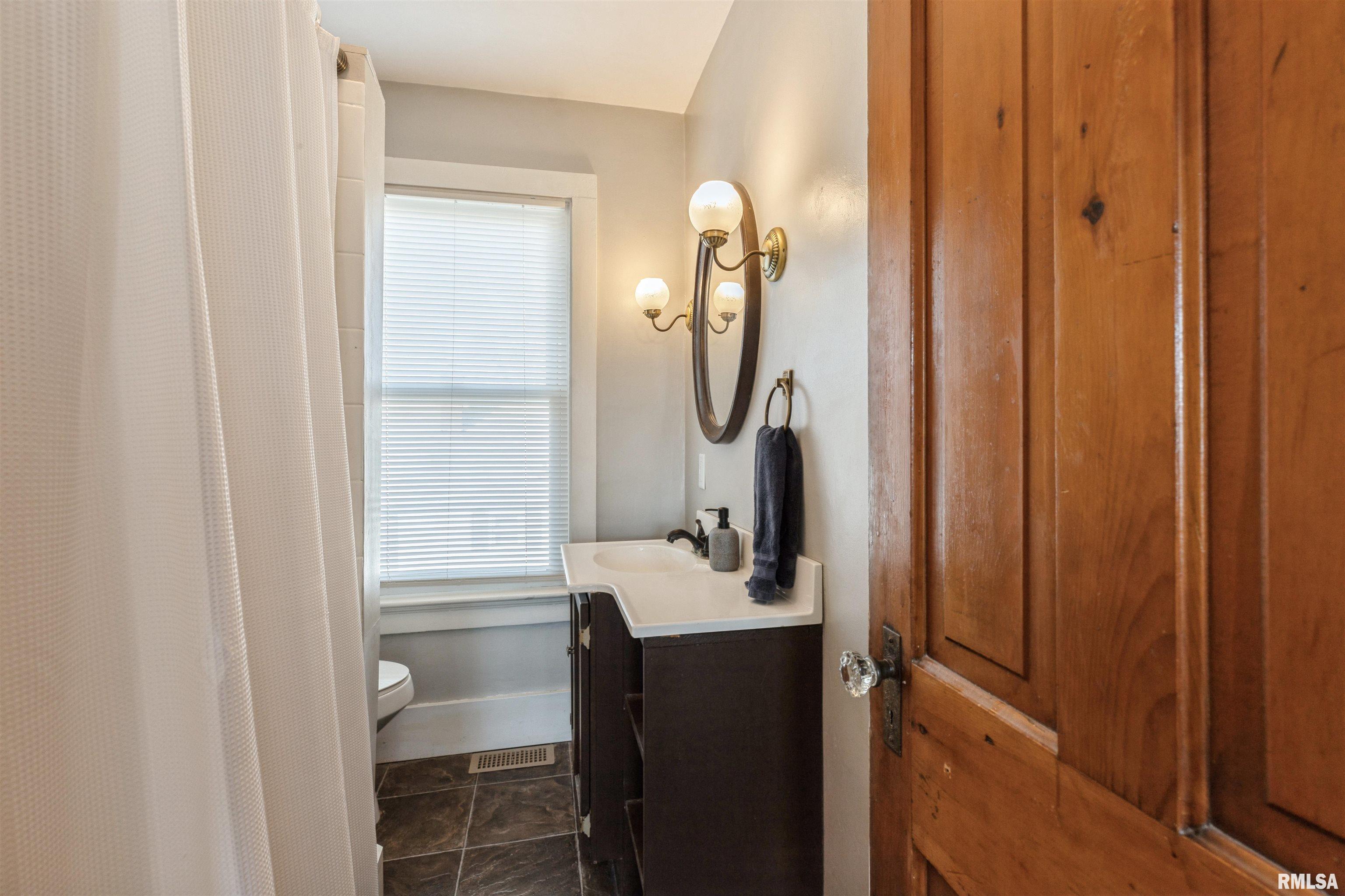 715 5th Street, De Witt, Iowa image 23