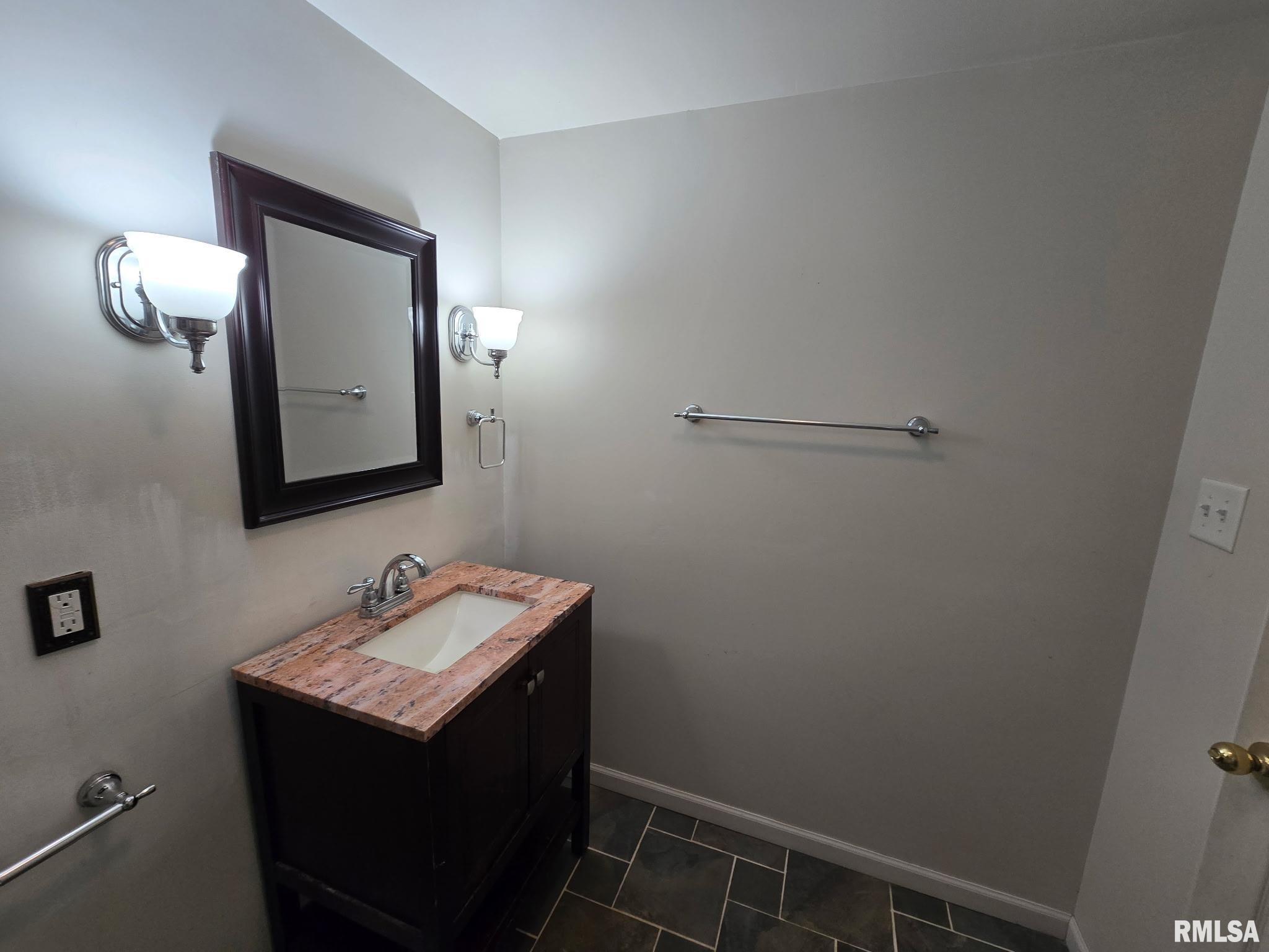 2310 W Kensington Drive, Peoria, Illinois image 26