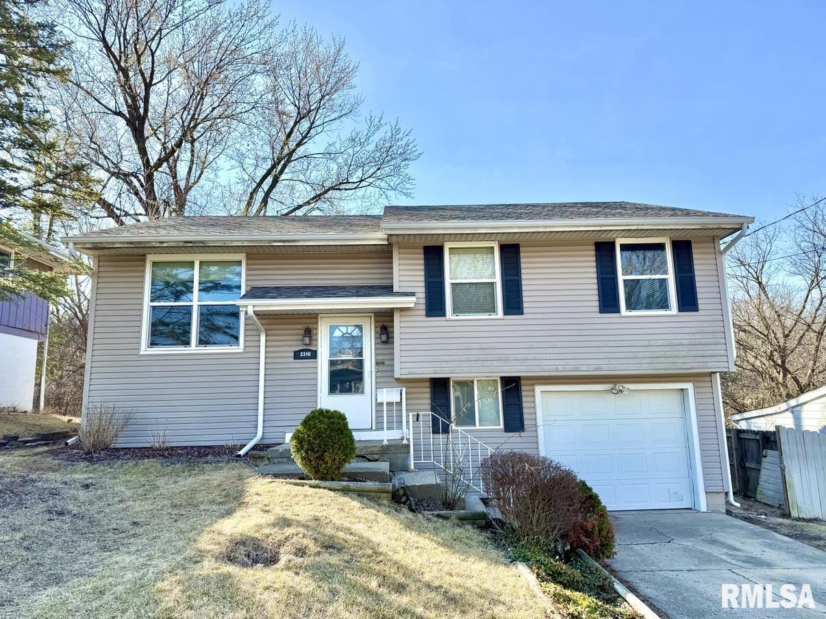 2310 W Kensington Drive, Peoria, Illinois image 1