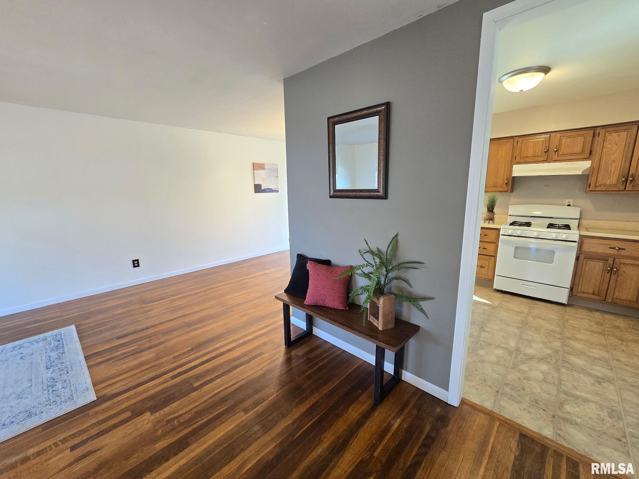 2310 W Kensington Drive, Peoria, Illinois image 7