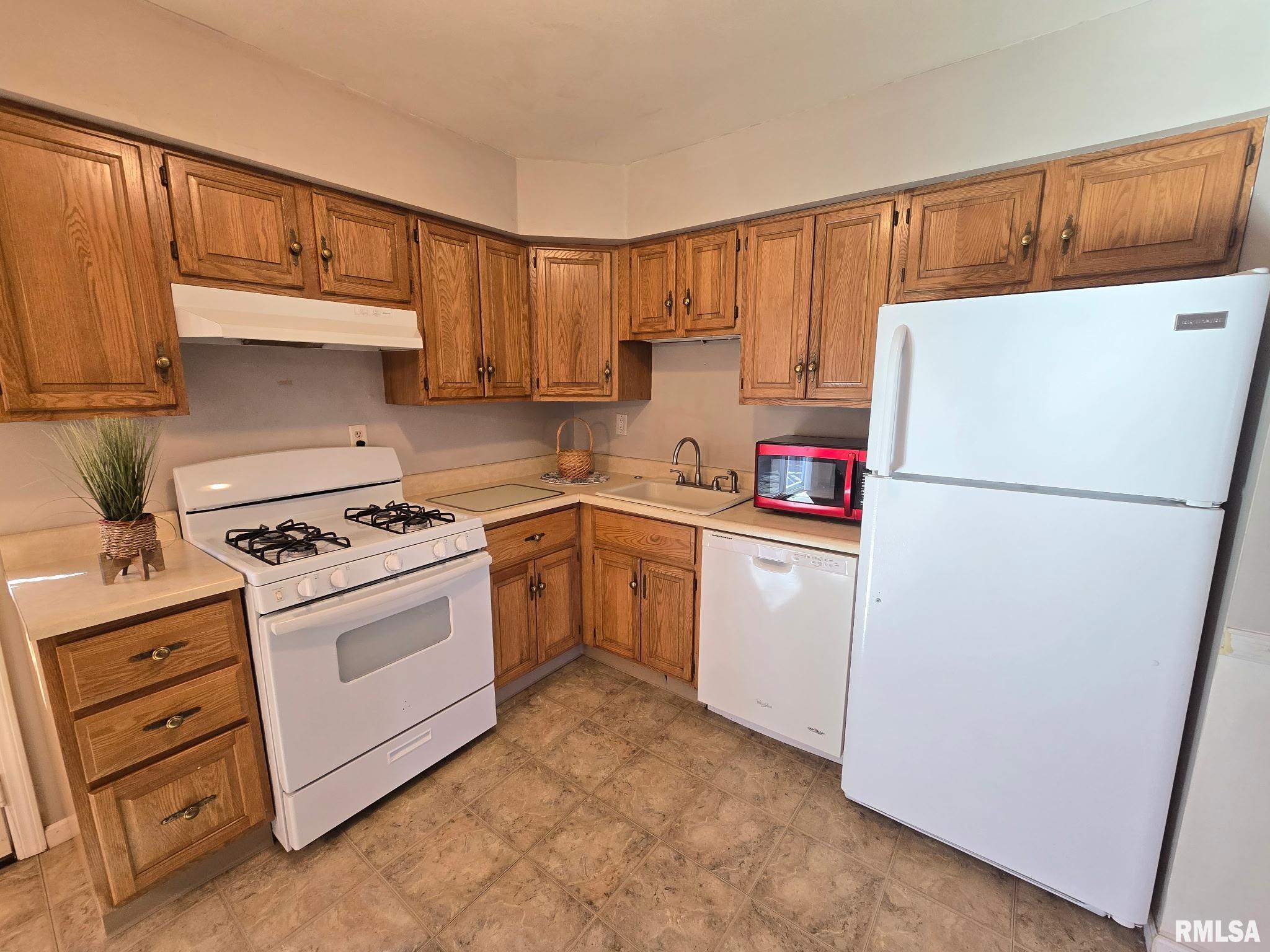 2310 W Kensington Drive, Peoria, Illinois image 10