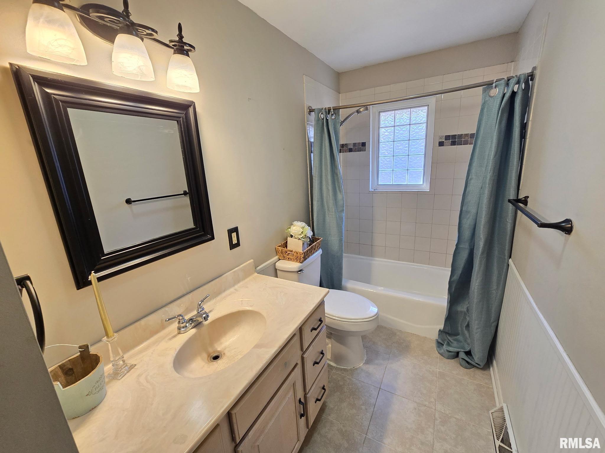 2310 W Kensington Drive, Peoria, Illinois image 13