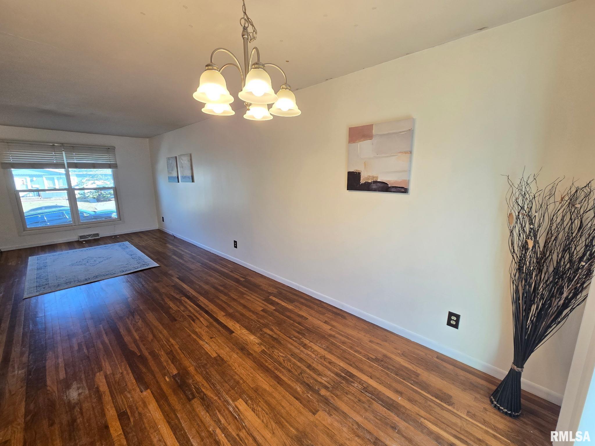 2310 W Kensington Drive, Peoria, Illinois image 6