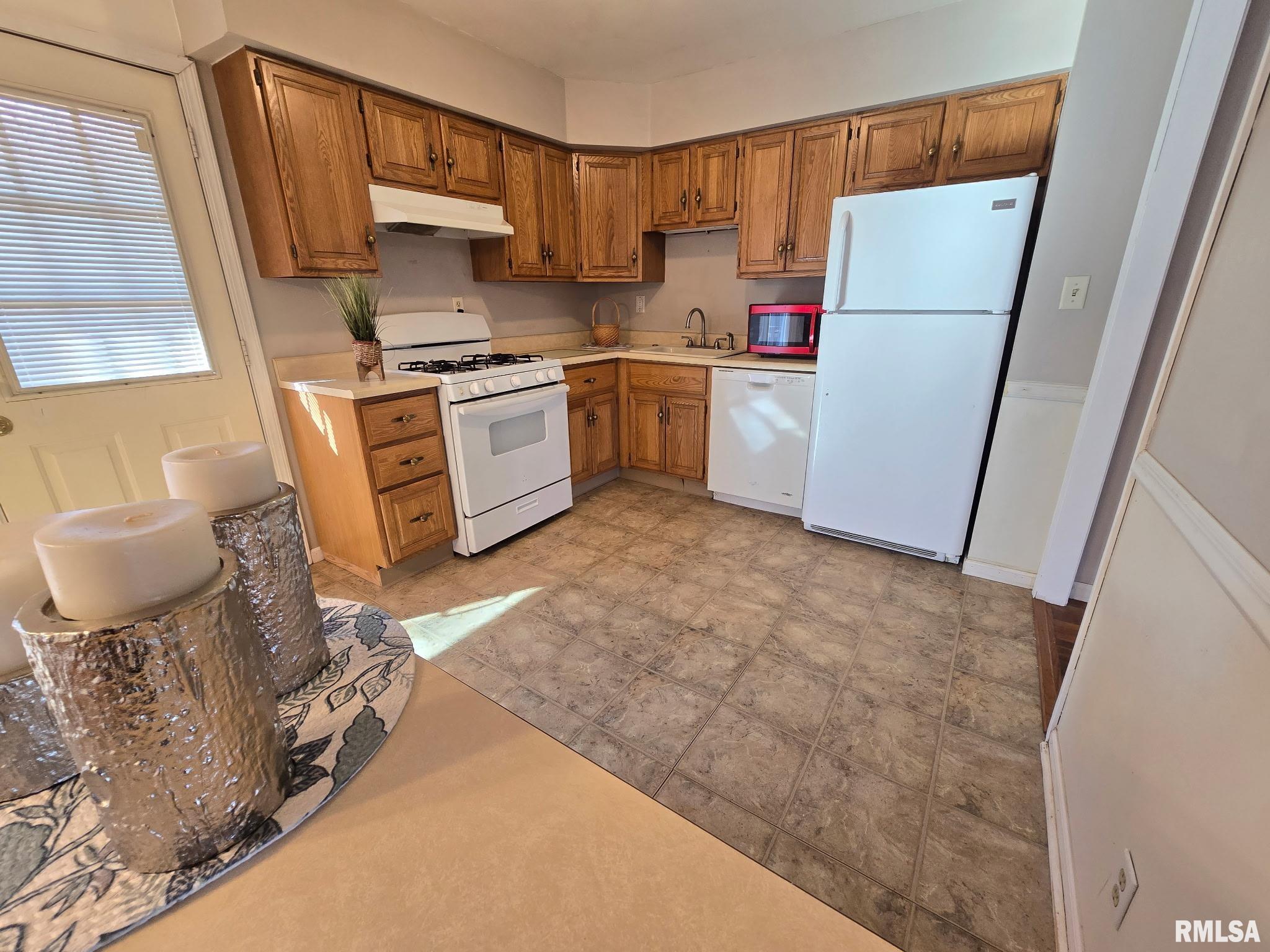 2310 W Kensington Drive, Peoria, Illinois image 9