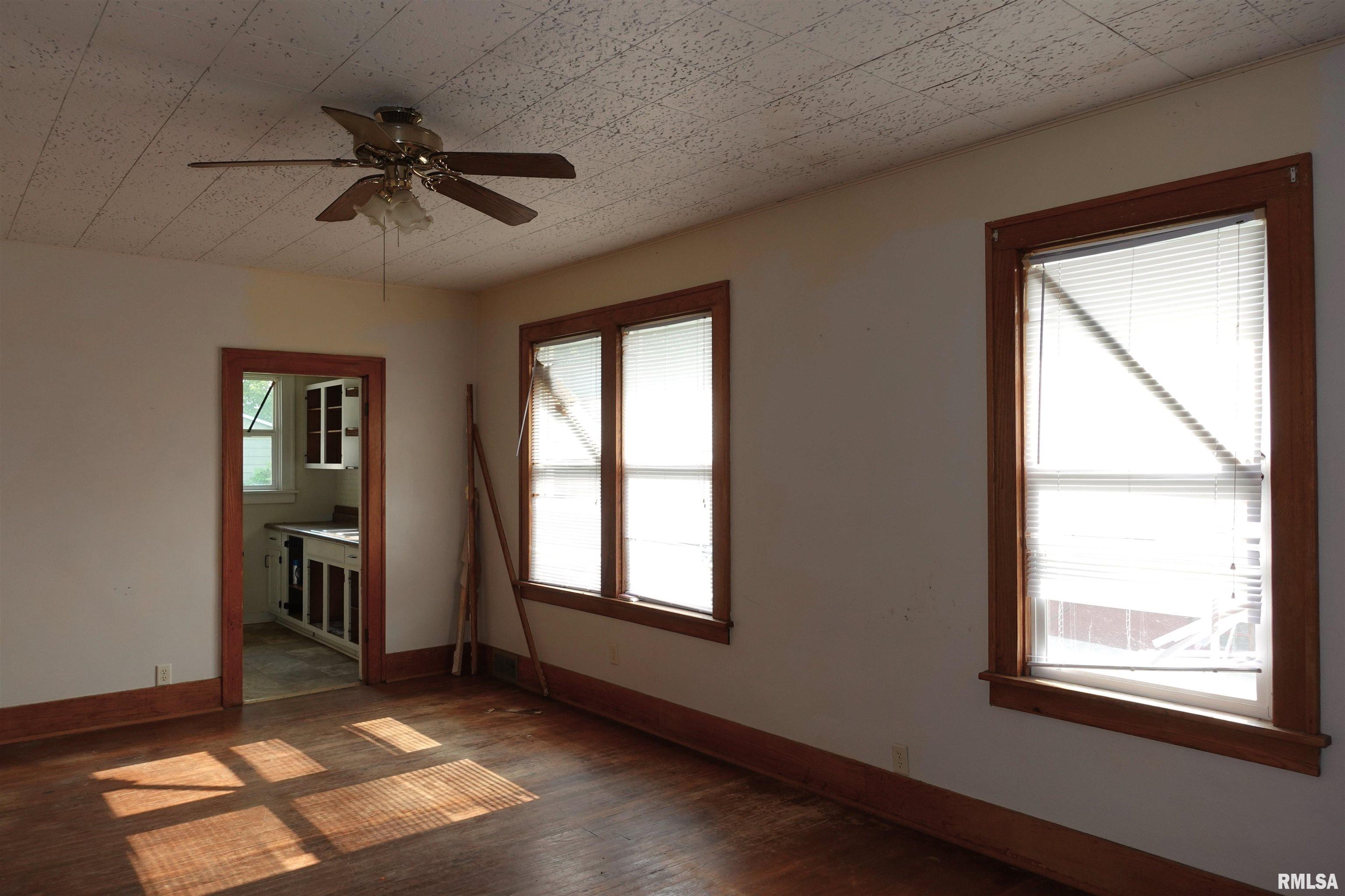 1586 E North Street, Galesburg, Illinois image 8