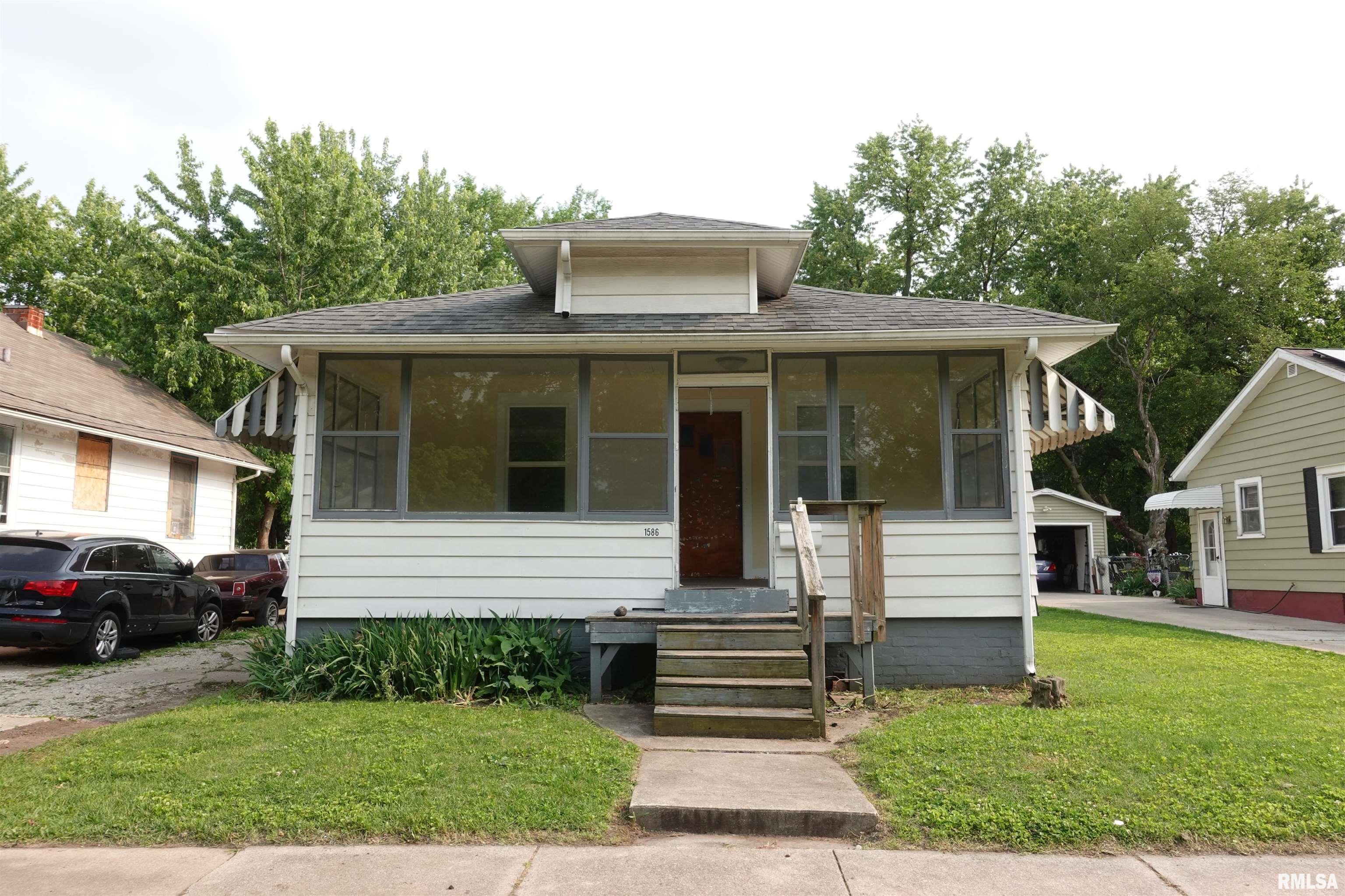 1586 E North Street, Galesburg, Illinois image 2
