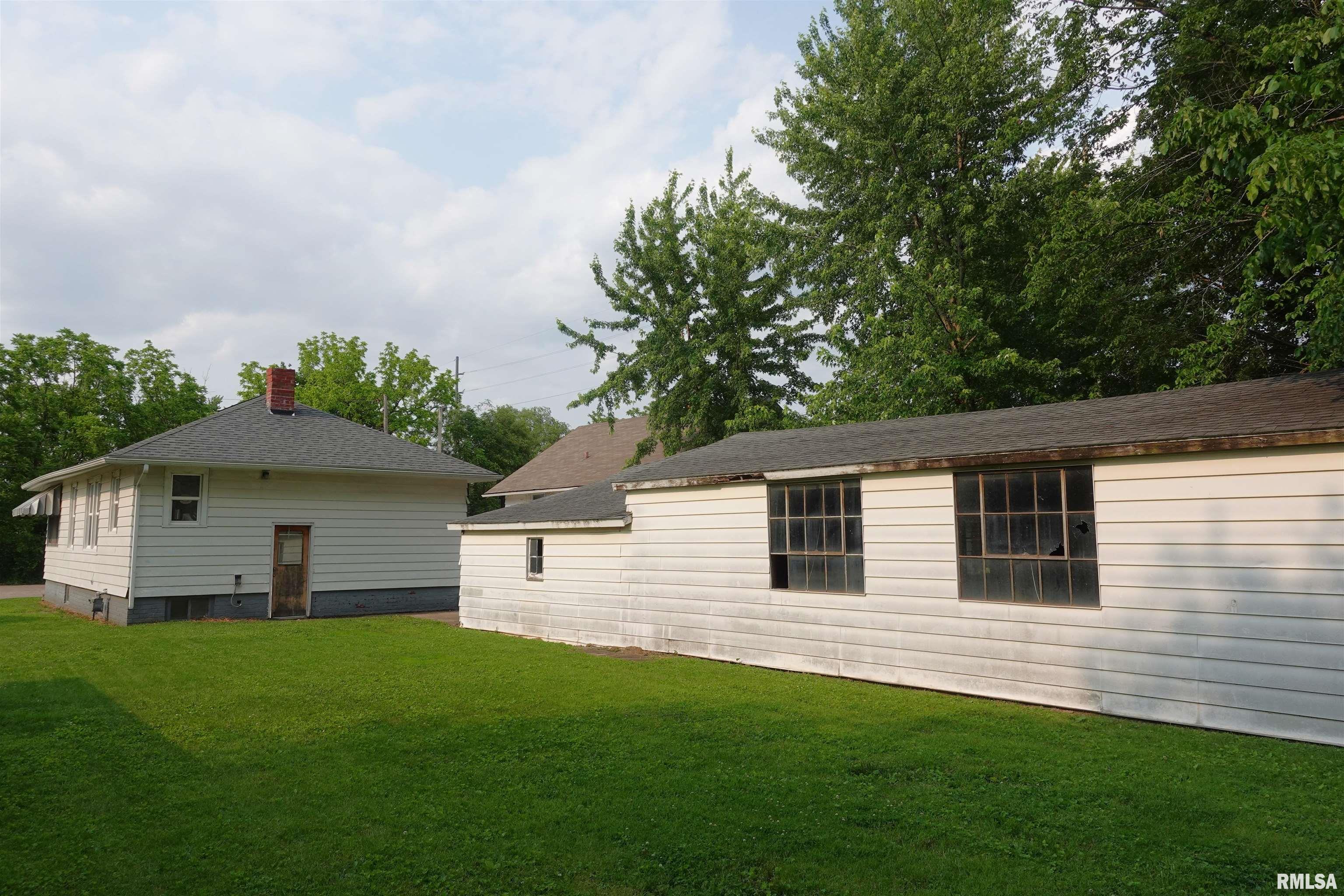 1586 E North Street, Galesburg, Illinois image 4