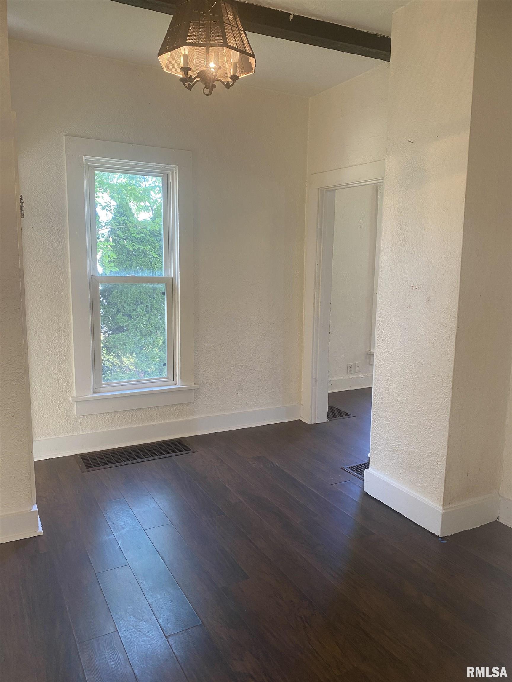 731 S Johnson Street, Macomb, Illinois image 3