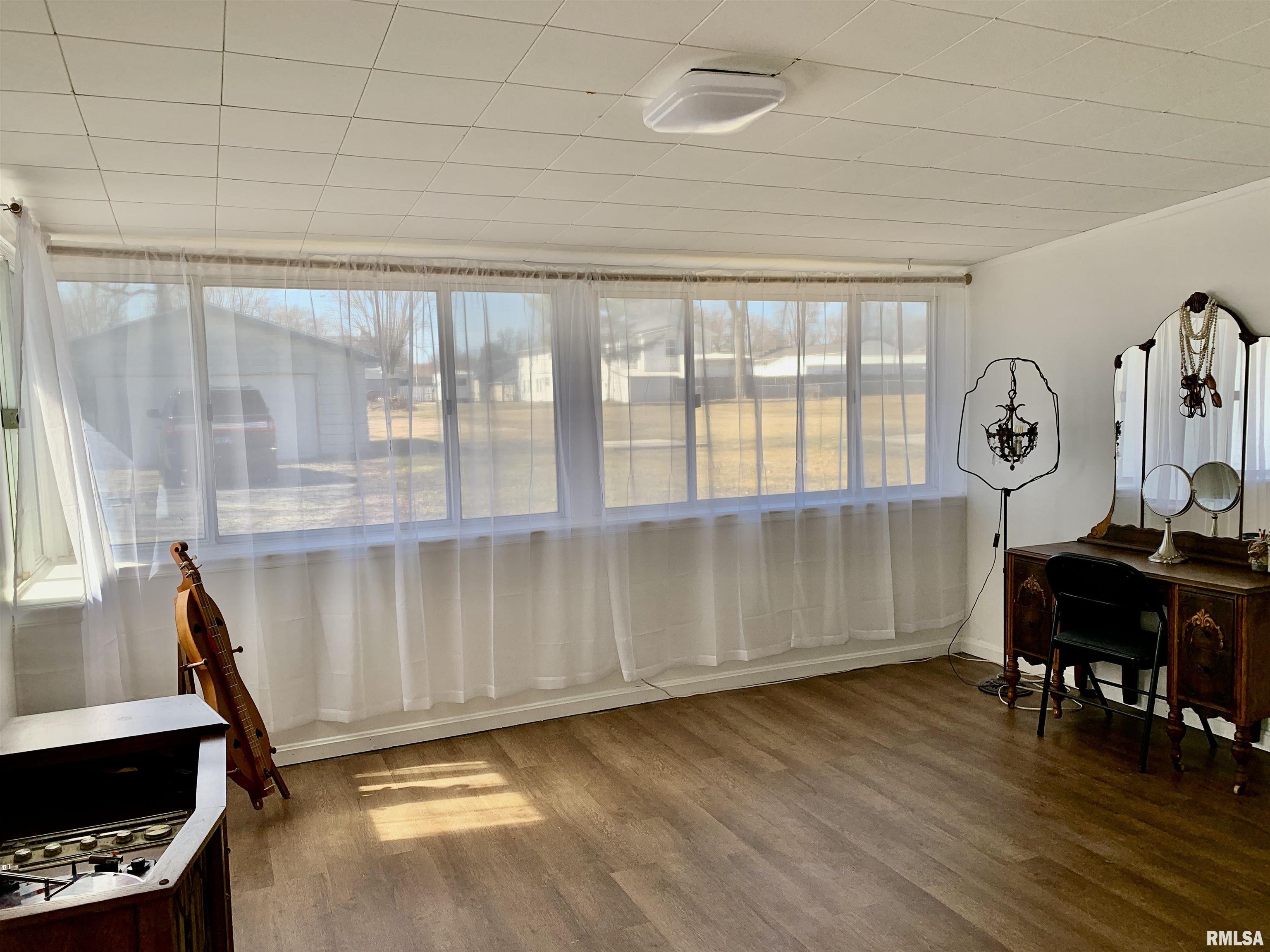 1721 S East Street, Jacksonville, Illinois image 32
