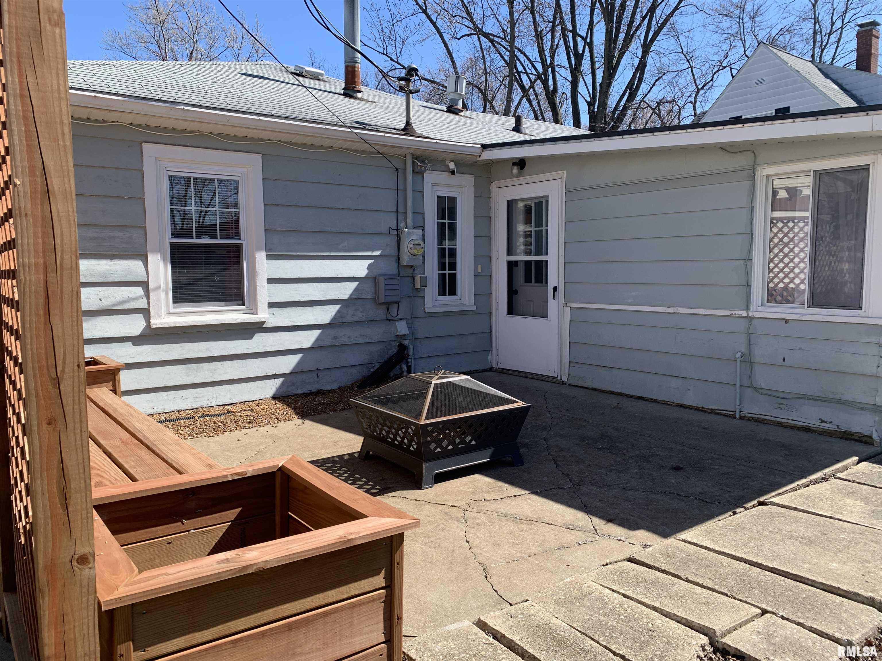 1721 S East Street, Jacksonville, Illinois image 4