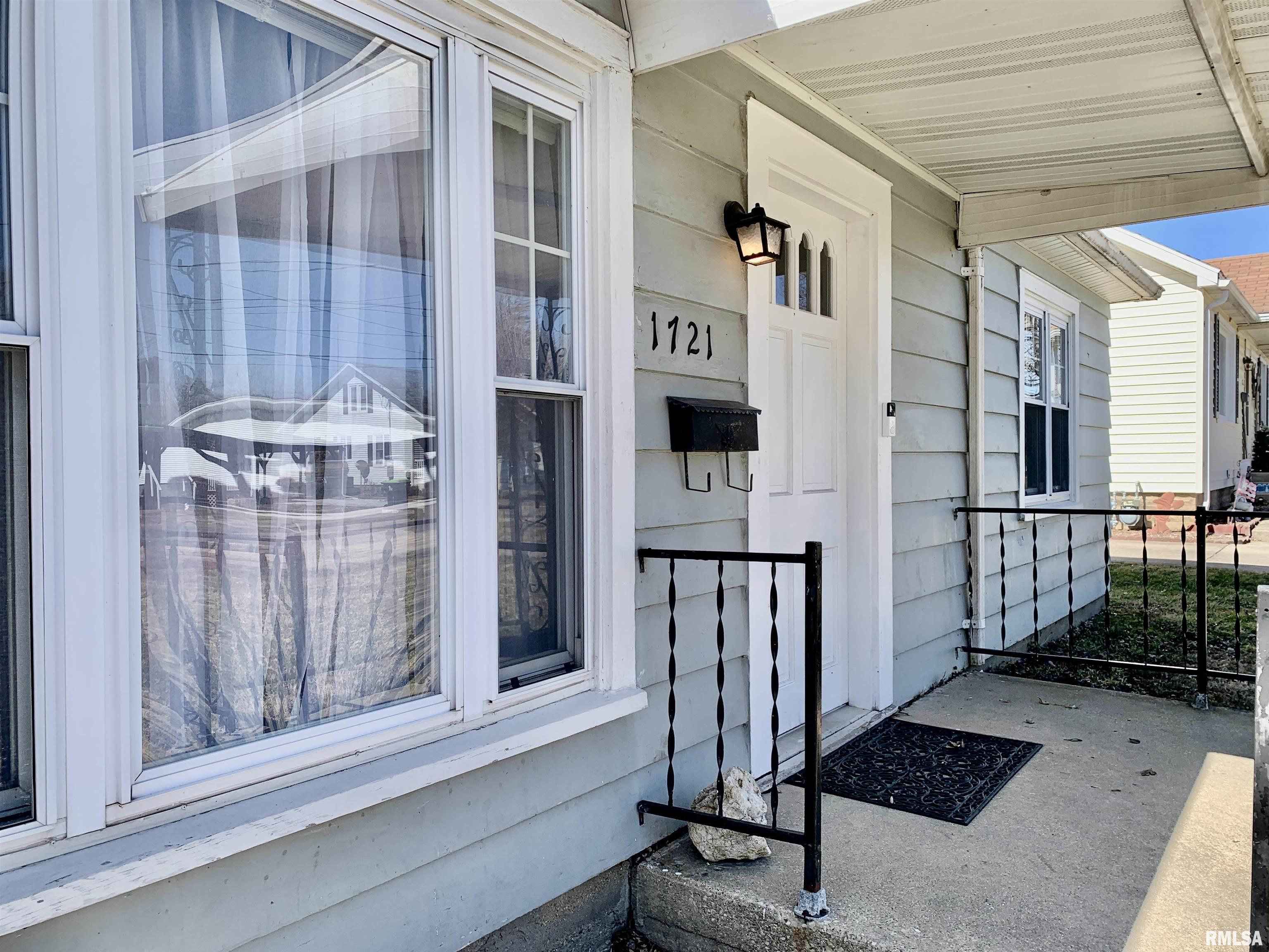 1721 S East Street, Jacksonville, Illinois image 2