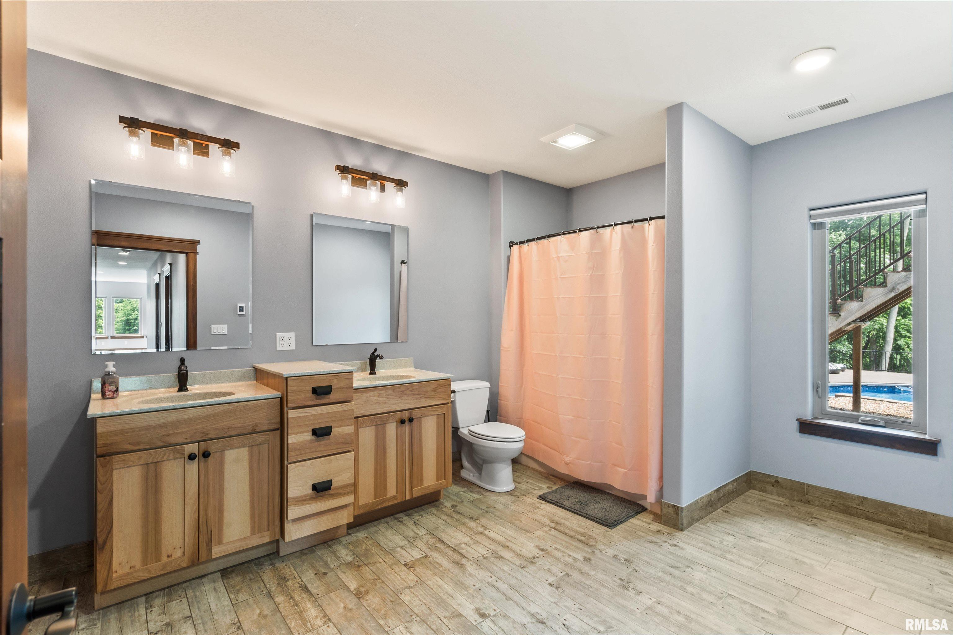 5220 Burr Oak Court, Cedar Rapids, Iowa image 31