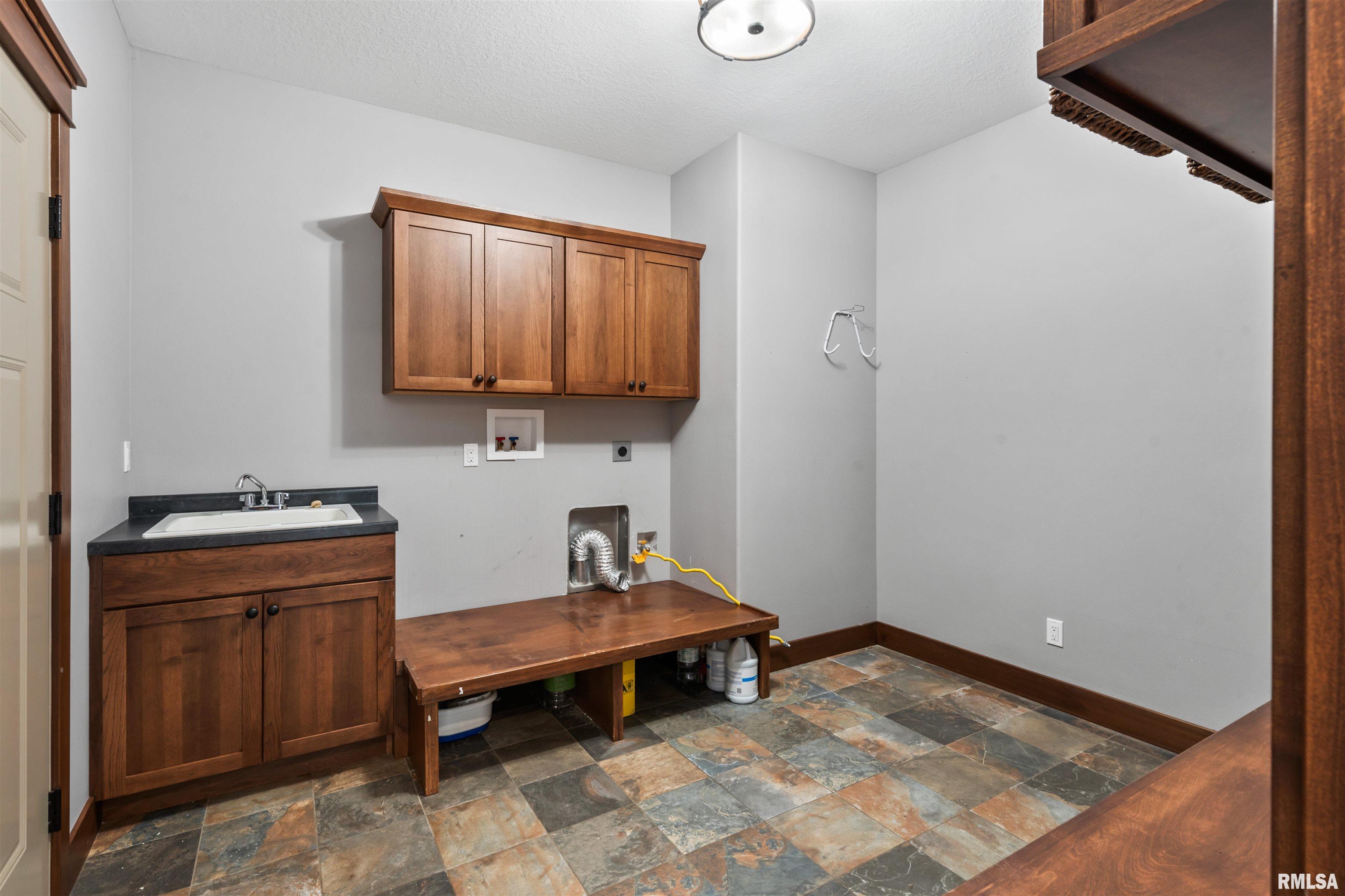5220 Burr Oak Court, Cedar Rapids, Iowa image 14