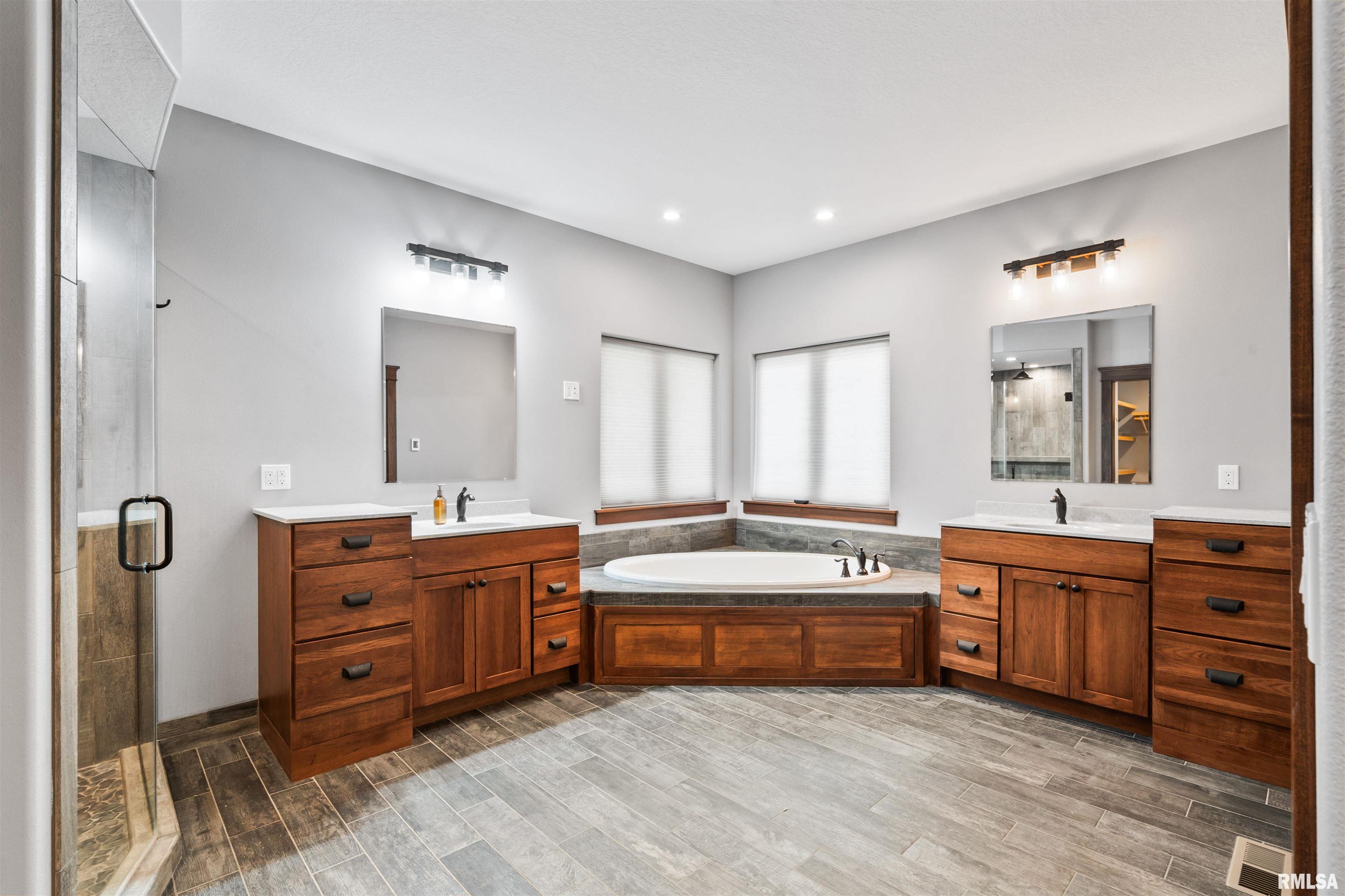 5220 Burr Oak Court, Cedar Rapids, Iowa image 19