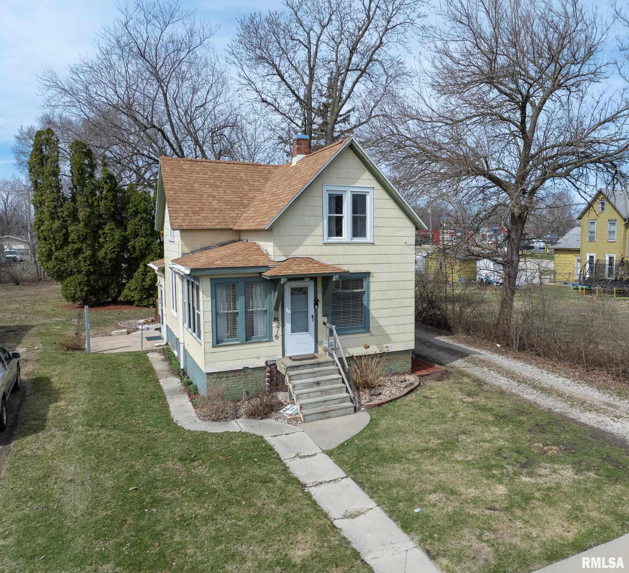 576 Monroe Street, Galesburg, Illinois image 2
