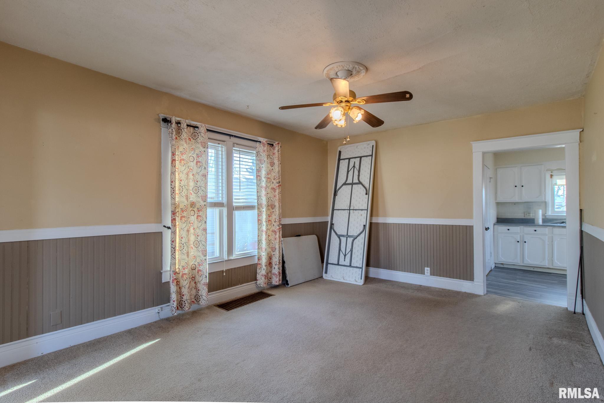 576 Monroe Street, Galesburg, Illinois image 6