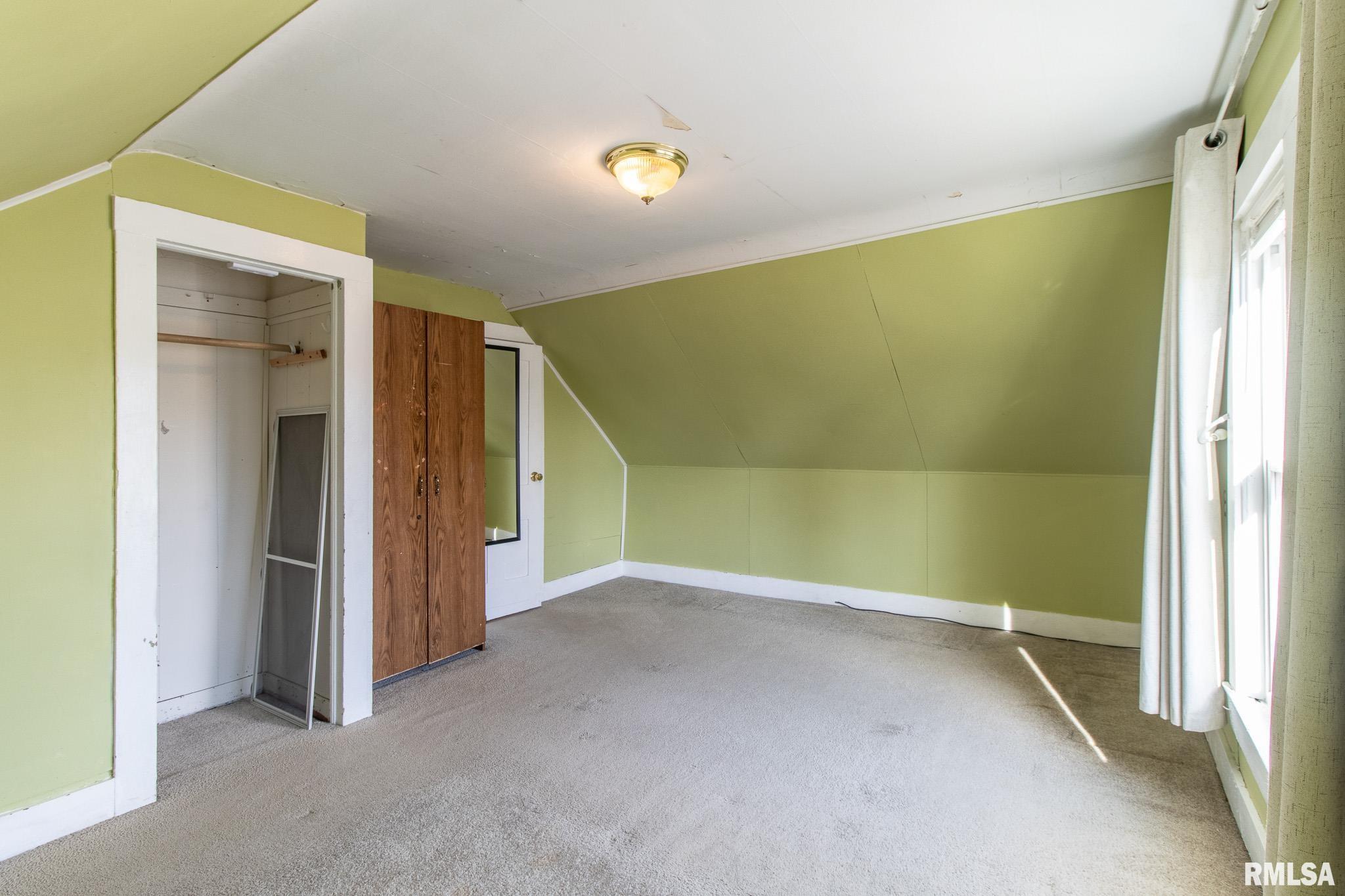 576 Monroe Street, Galesburg, Illinois image 14
