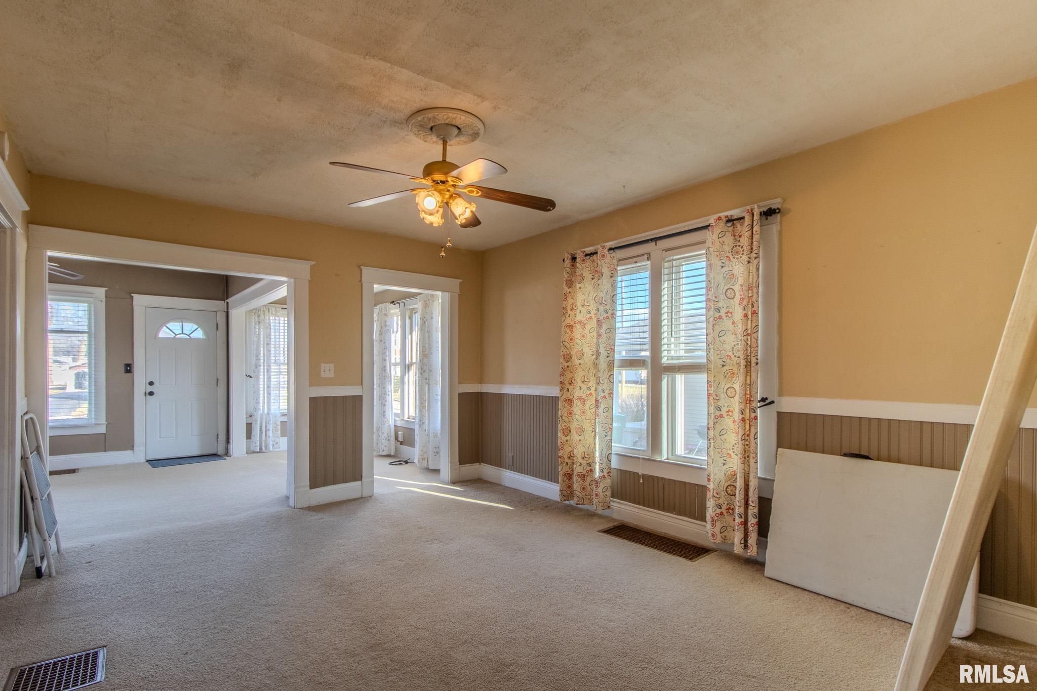 576 Monroe Street, Galesburg, Illinois image 7