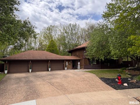 Photo of 3316 COLLINGWOOD Drive, Springfield, IL 62711 (MLS # CA1043112)