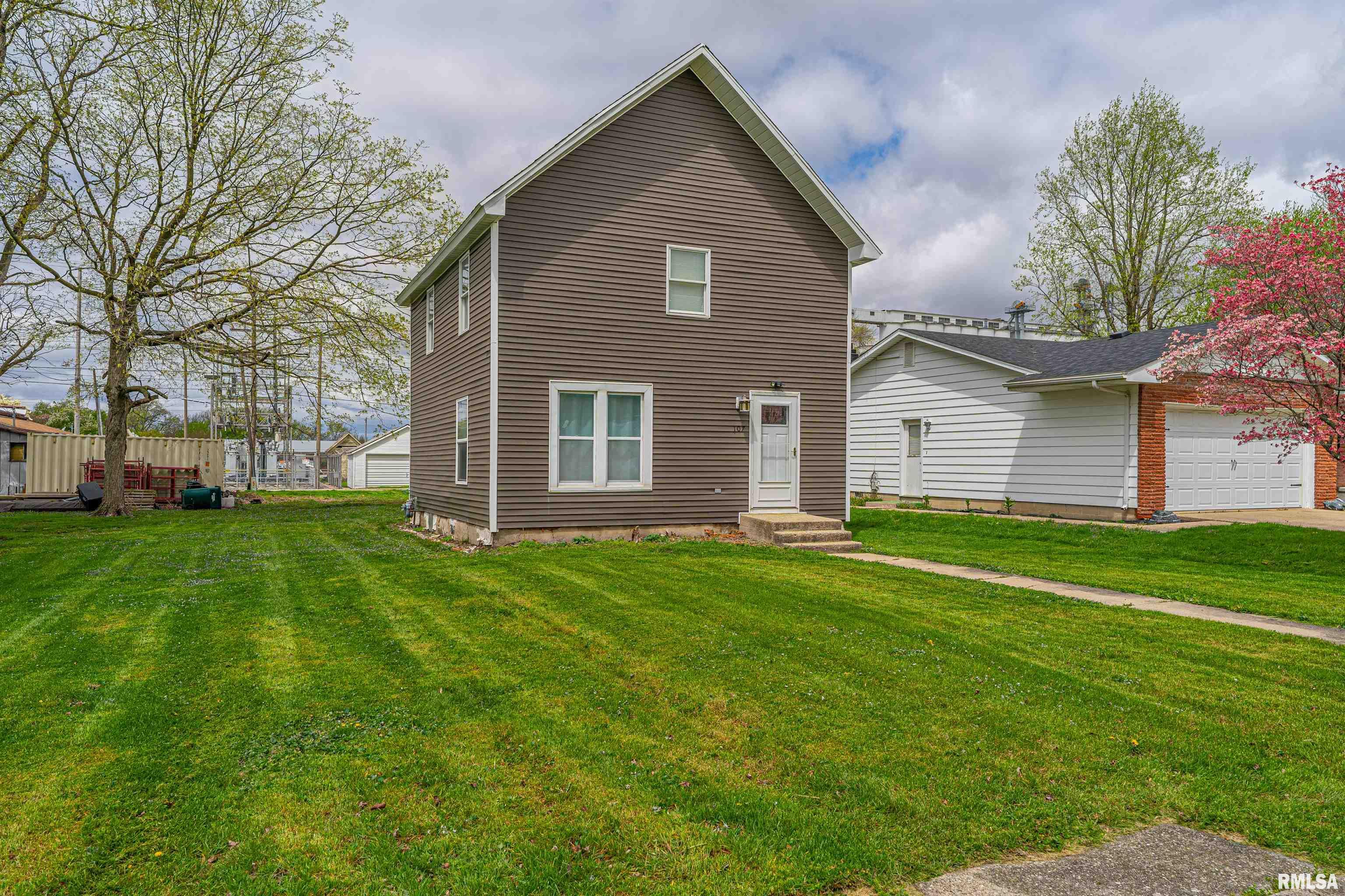 107 N Bogardus Street, Elkhart, Illinois image 1