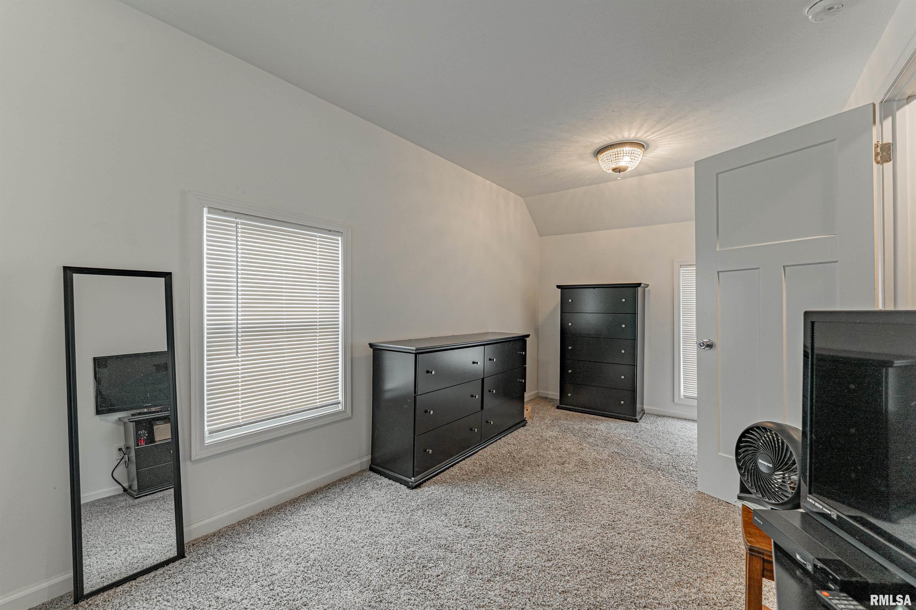 107 N Bogardus Street, Elkhart, Illinois image 14
